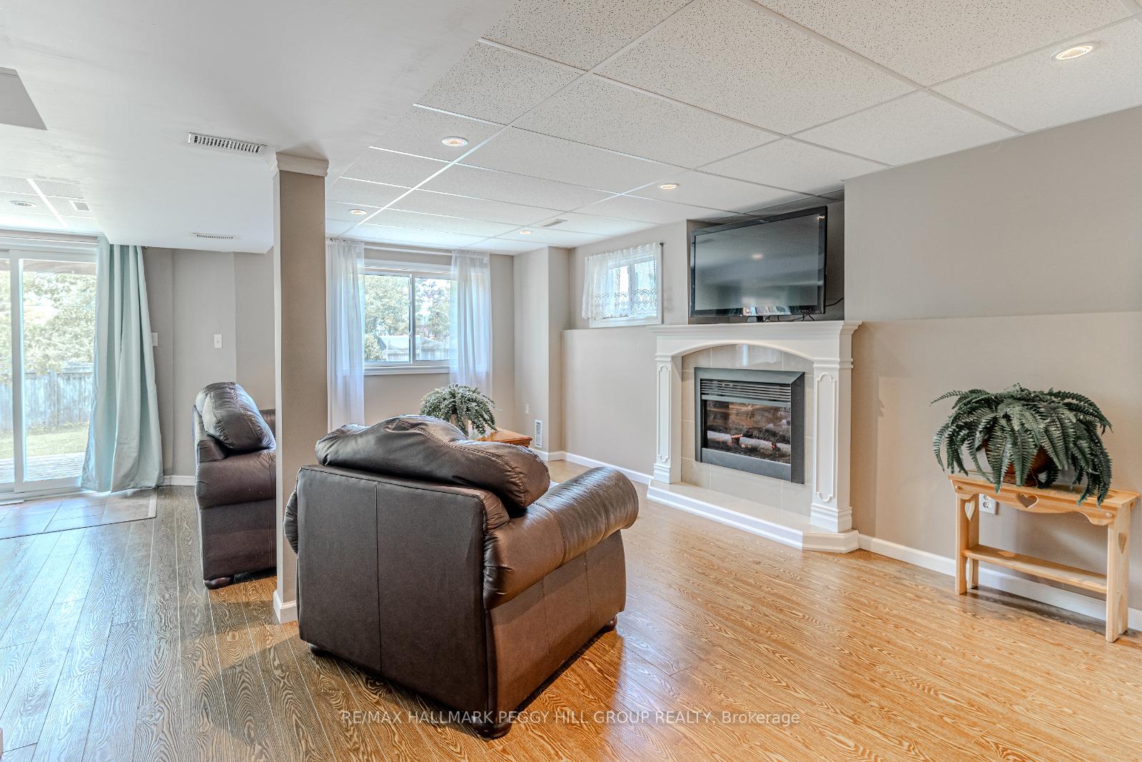 Photo 21 of 20 Dunnett Drive, Barrie, Ardagh — HOMEH