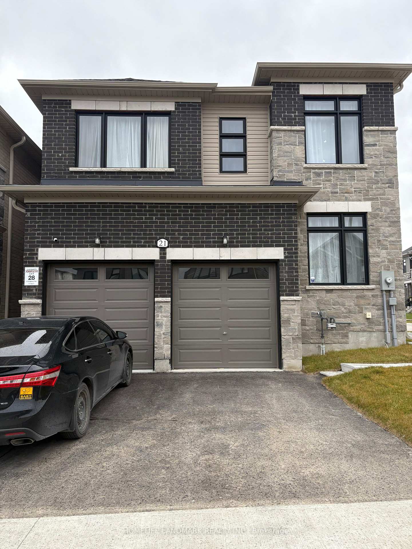 Photo 25 of 21 Kingsbury Trail E, Barrie, Rural Barrie Southeast — HOMEH