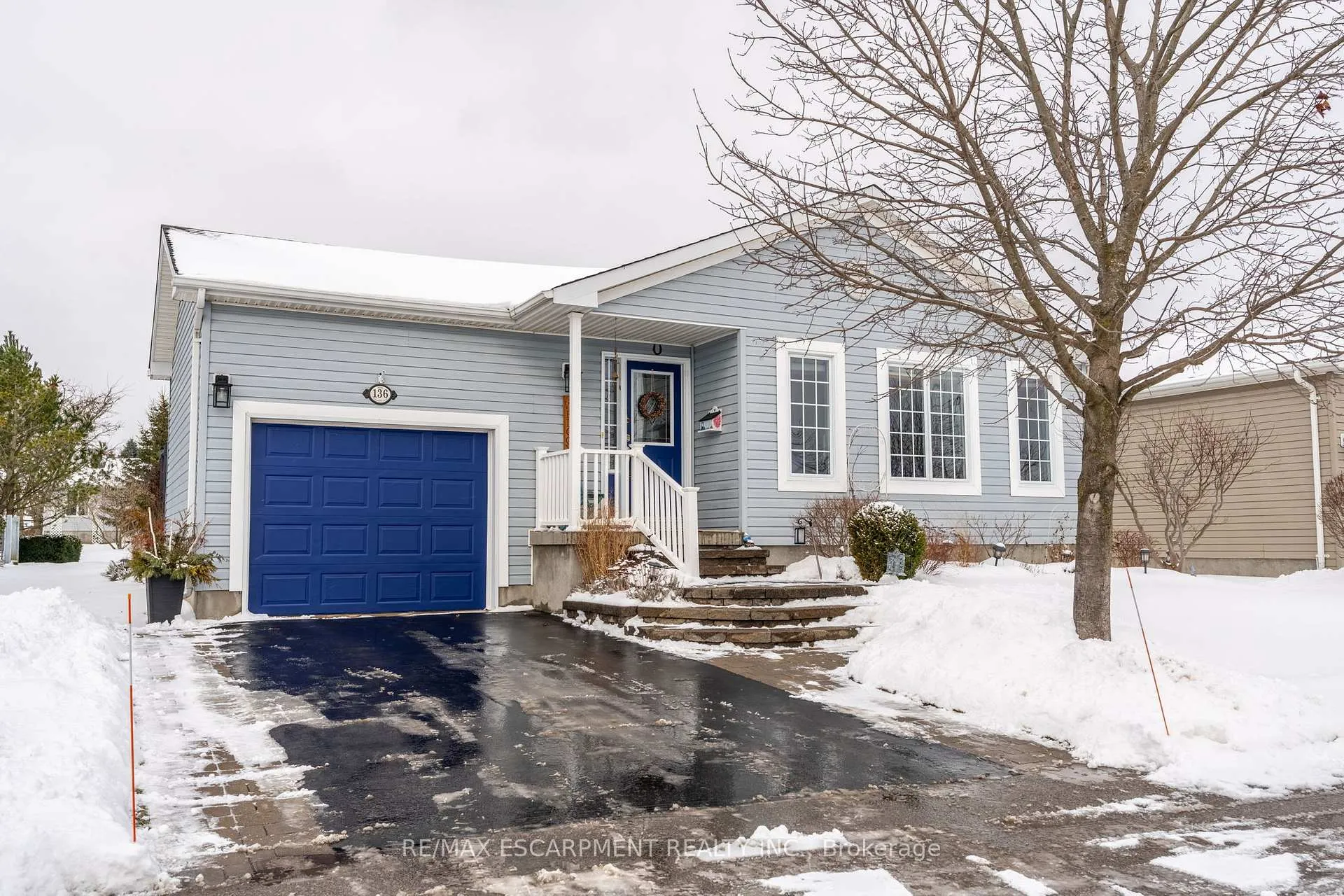 Front of 136 Glenariff Drive
