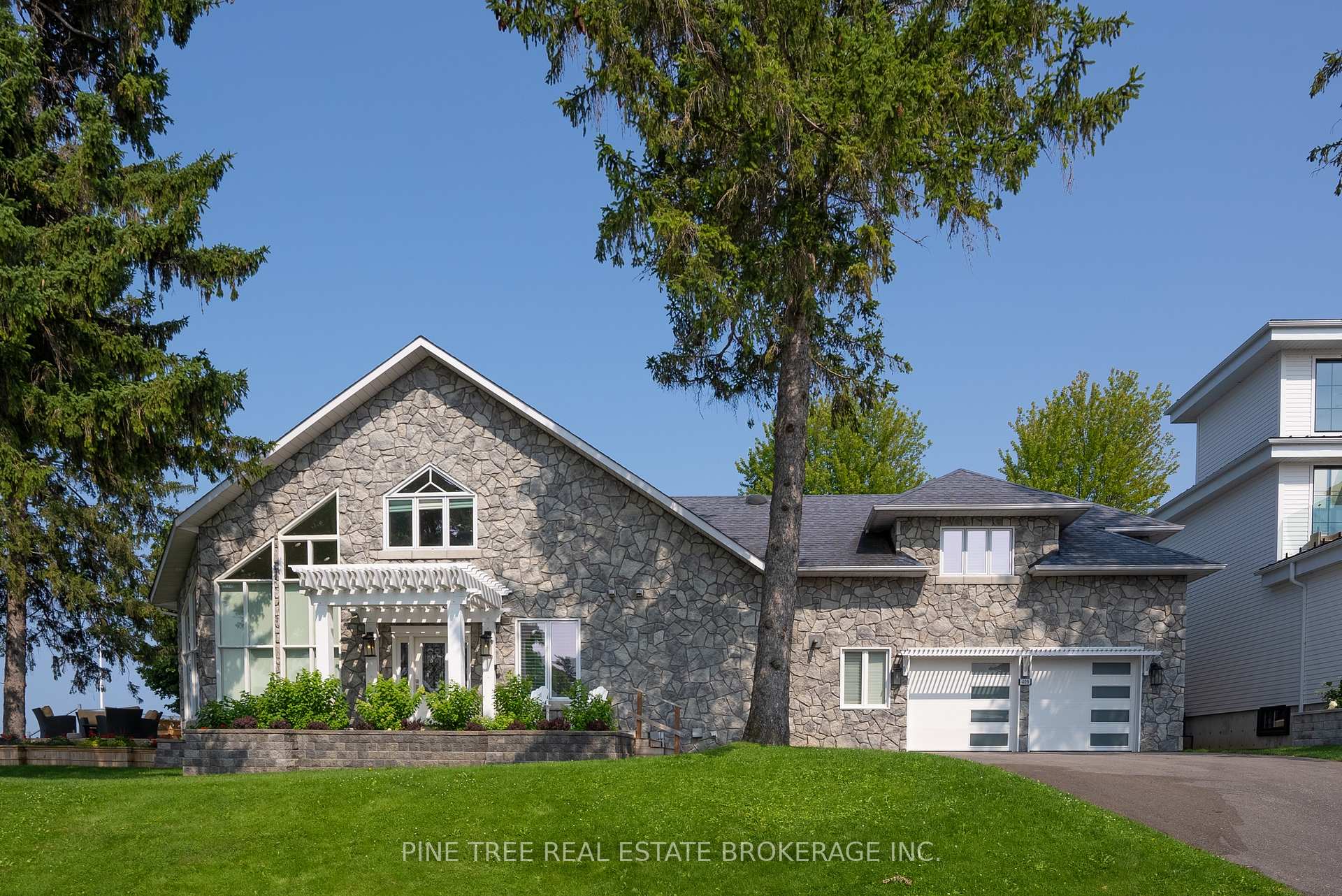 Photo 2 of 409 Coxmill Road, Barrie, South Shore — HOMEH
