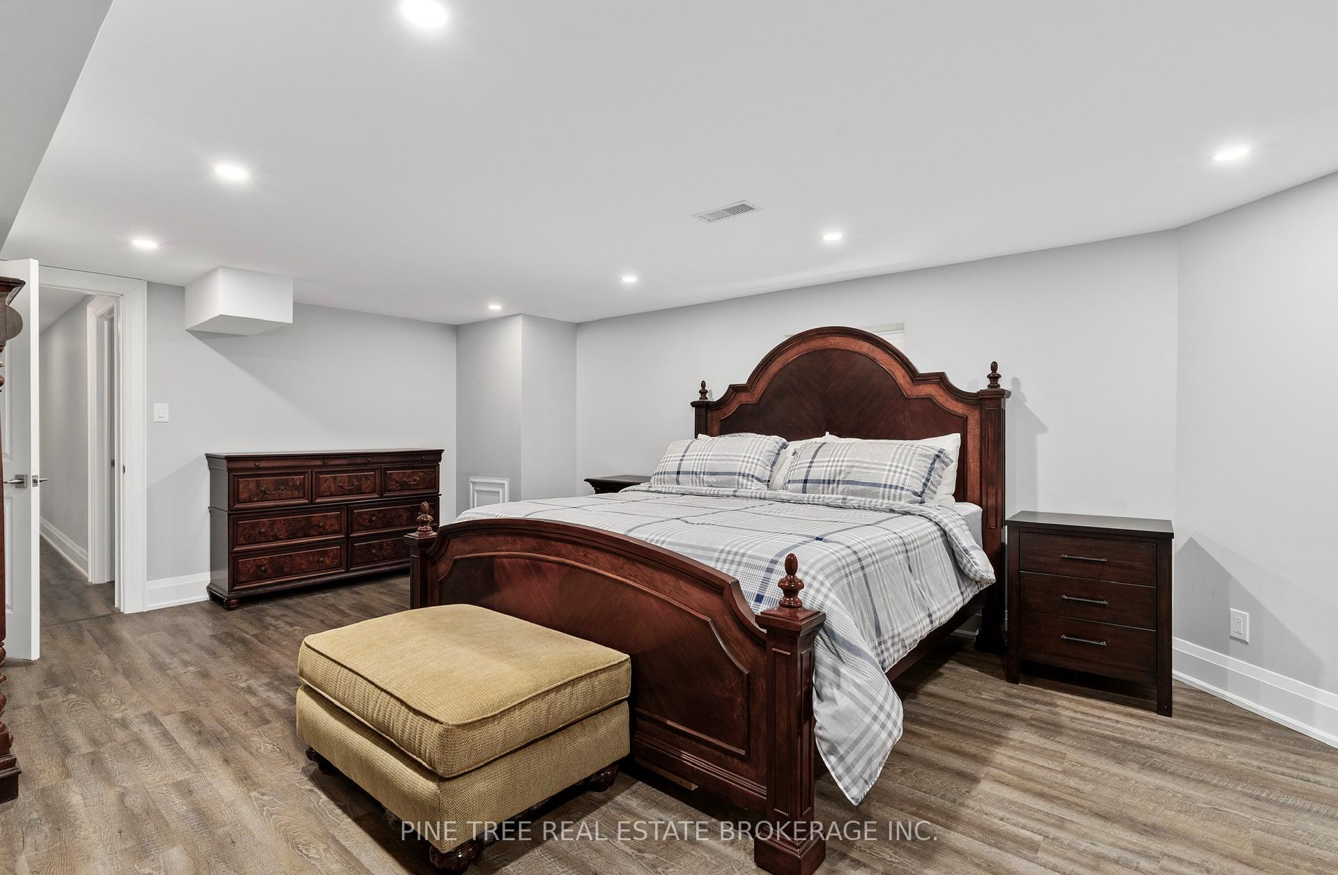 Photo 29 of 409 Coxmill Road, Barrie, South Shore — HOMEH