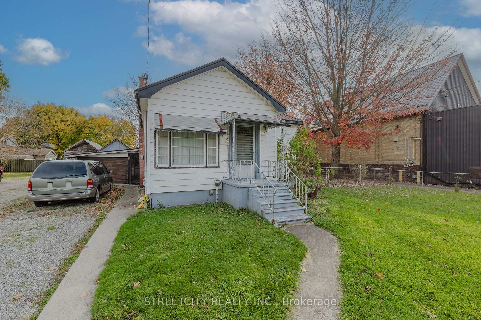 Photo 3 of 225 John Street N, Aylmer — HOMEH