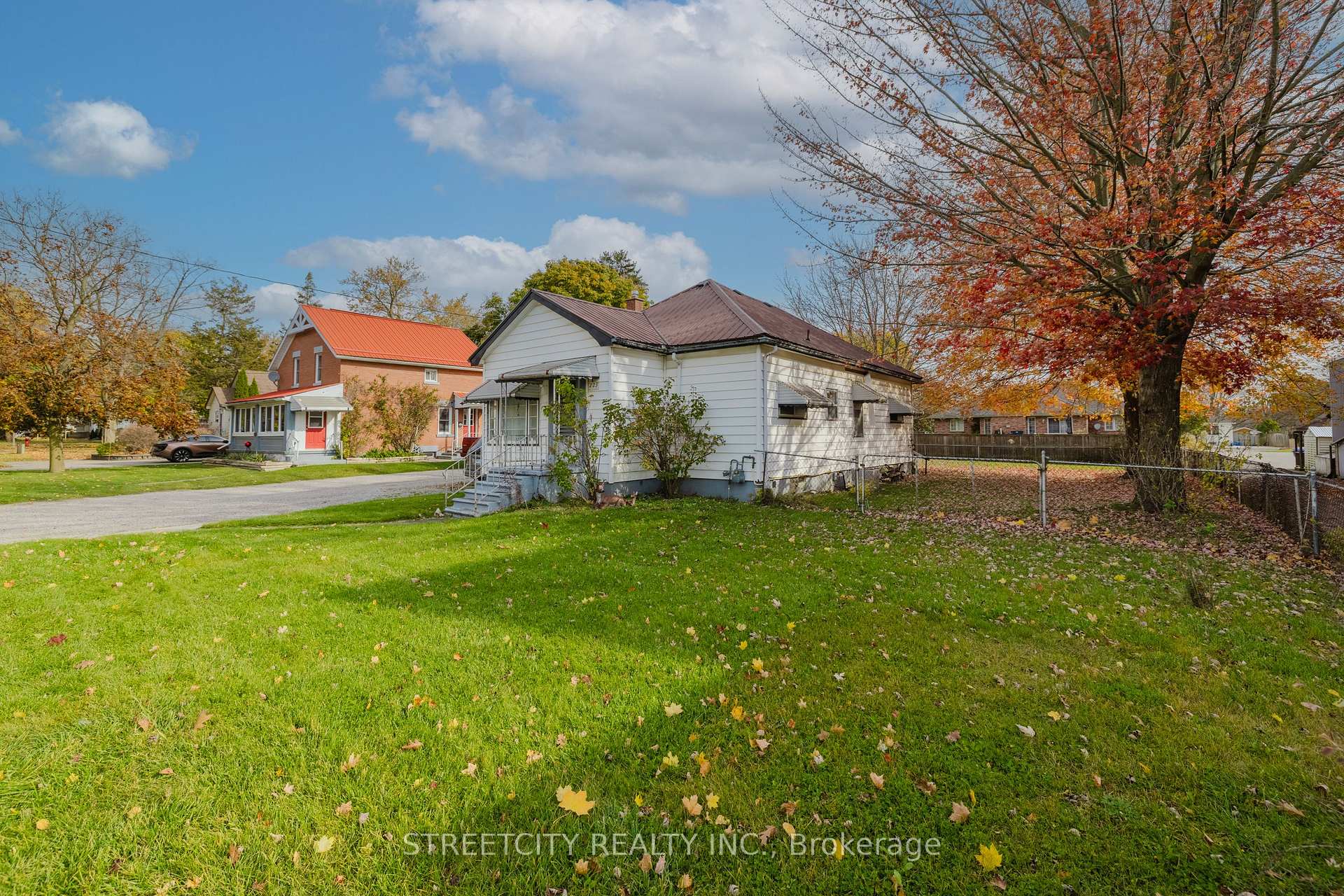 Photo 2 of 225 John Street N, Aylmer — HOMEH