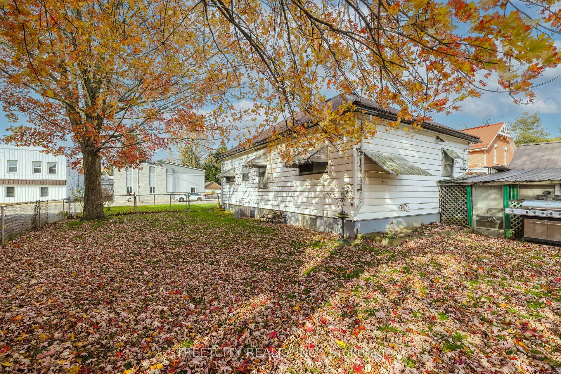 Photo 8 of 225 John Street N, Aylmer — HOMEH