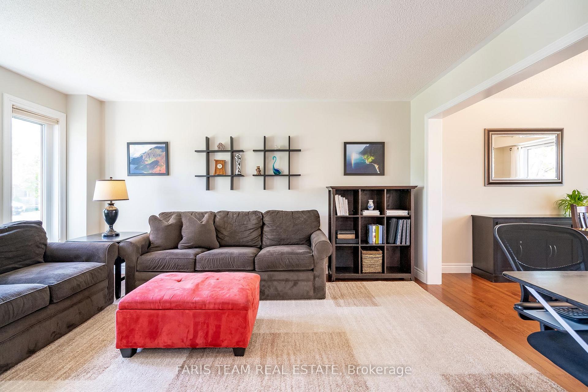 Photo 8 of 22 Watson Drive, Barrie, East Bayfield — HOMEH