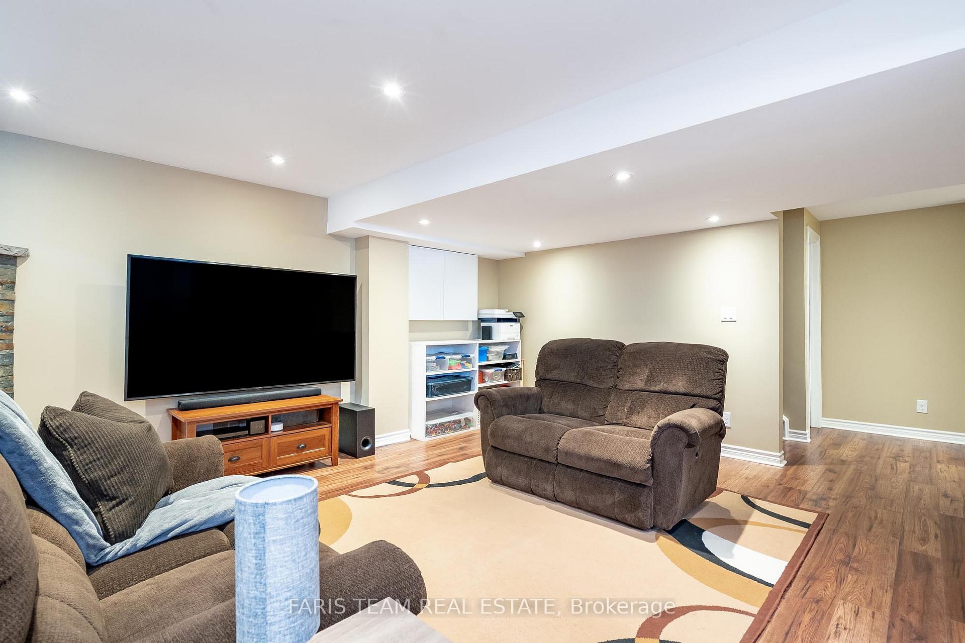 Photo 18 of 22 Watson Drive, Barrie, East Bayfield — HOMEH