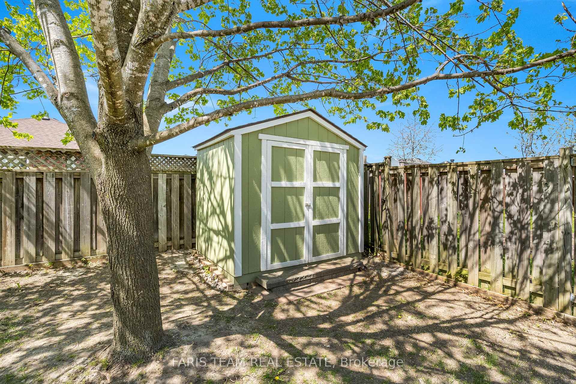 Photo 24 of 22 Watson Drive, Barrie, East Bayfield — HOMEH