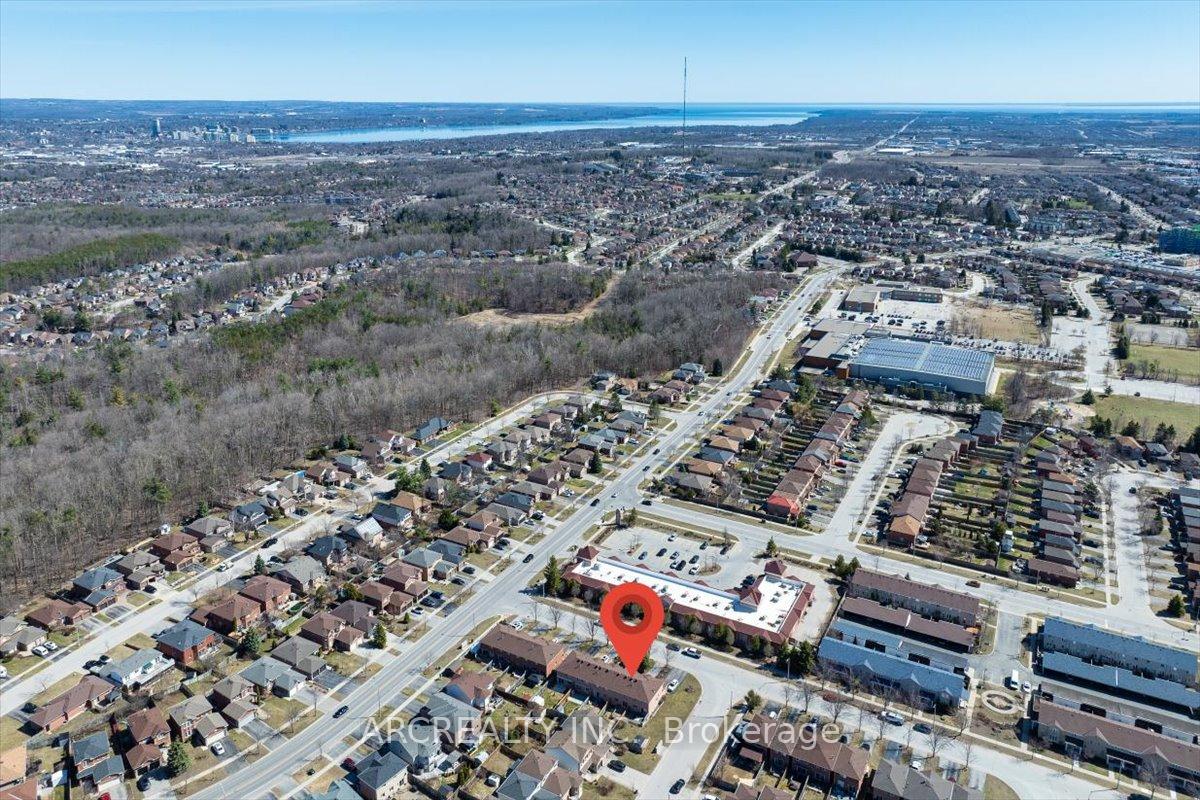 Photo 2 of 18 Silver Maple Crescent, Barrie, Holly — HOMEH