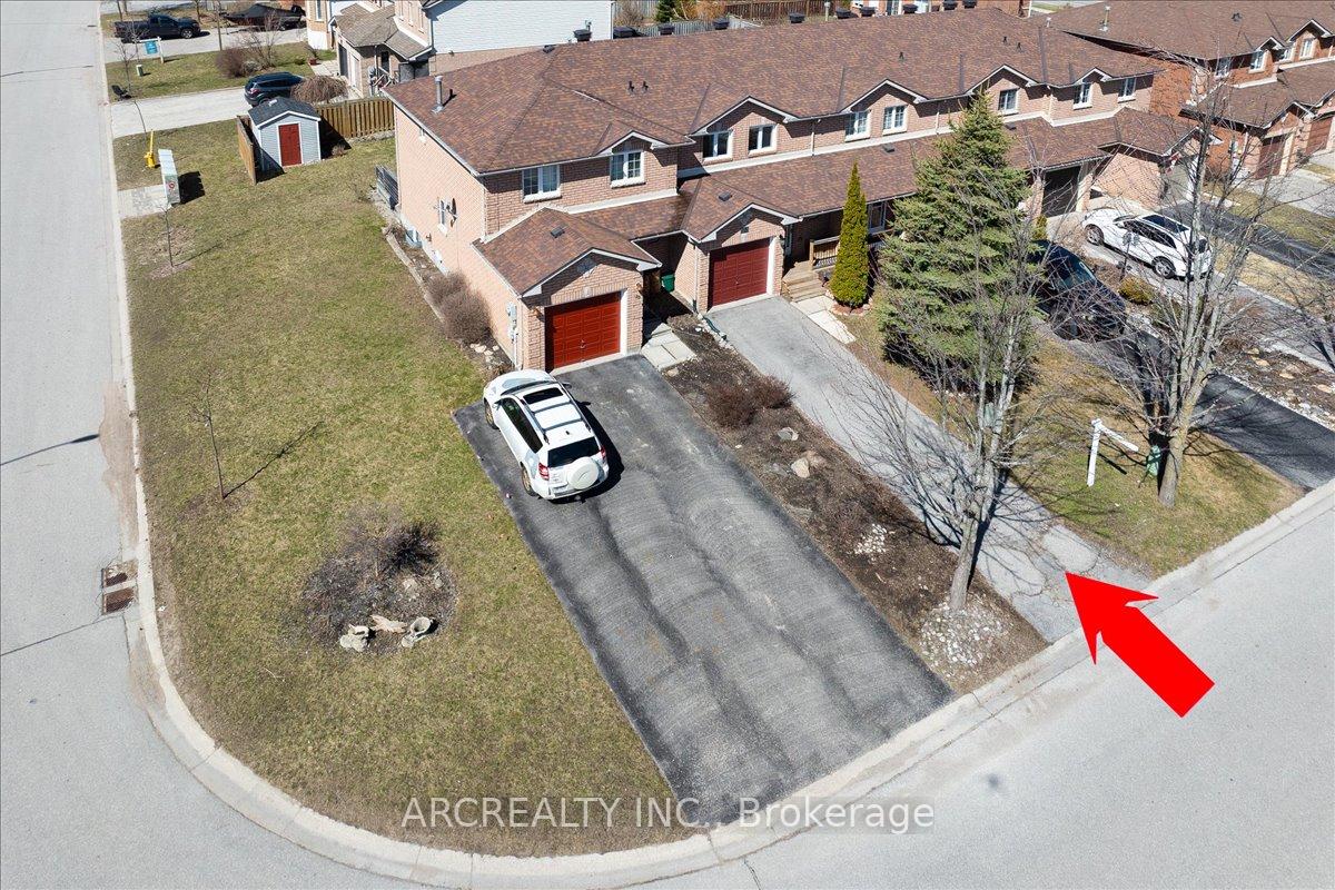 Photo 4 of 18 Silver Maple Crescent, Barrie, Holly — HOMEH