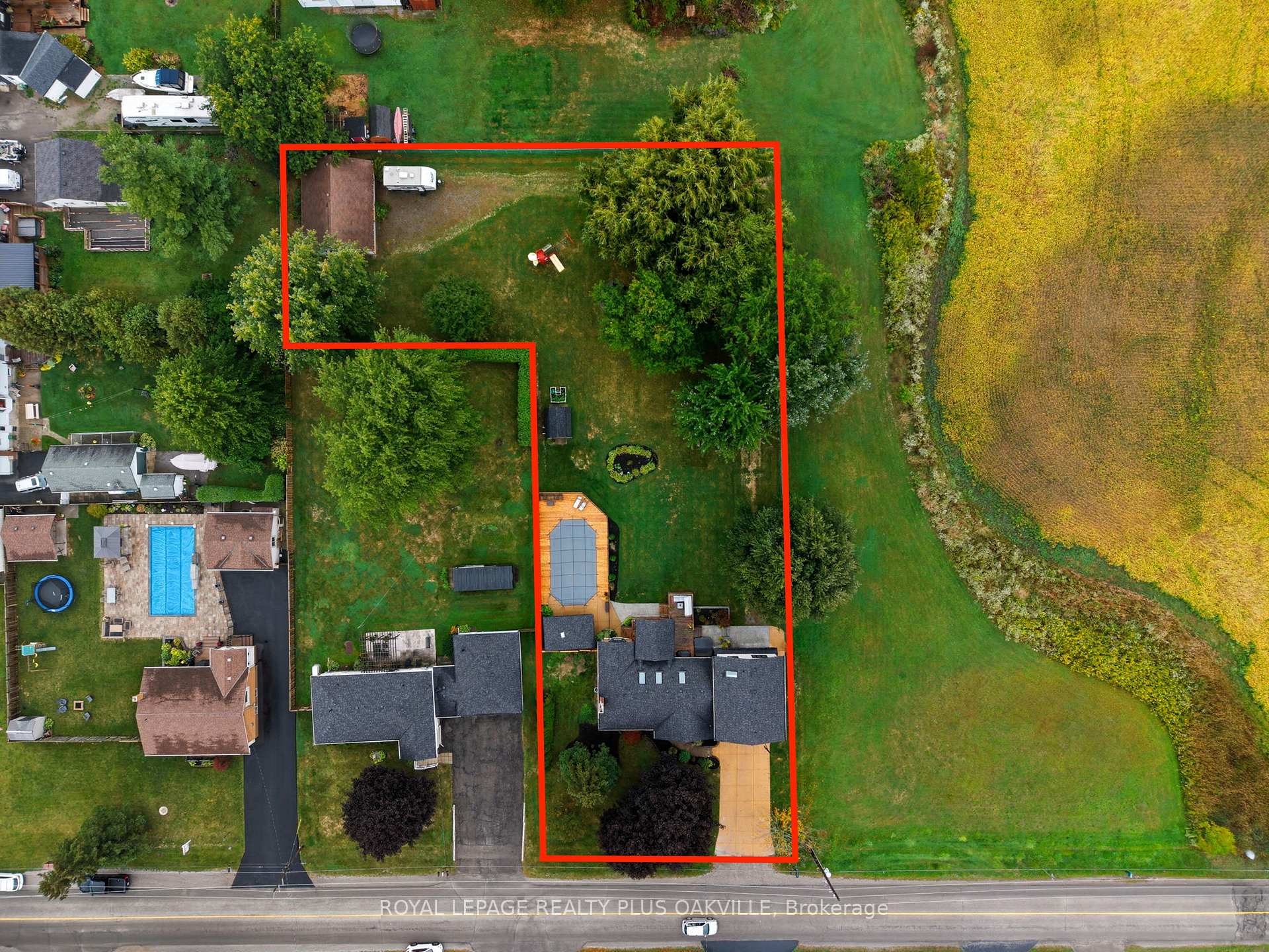 Photo 4 of 9904 Dickenson Road W, Hamilton, Rural Glanbrook — HOMEH