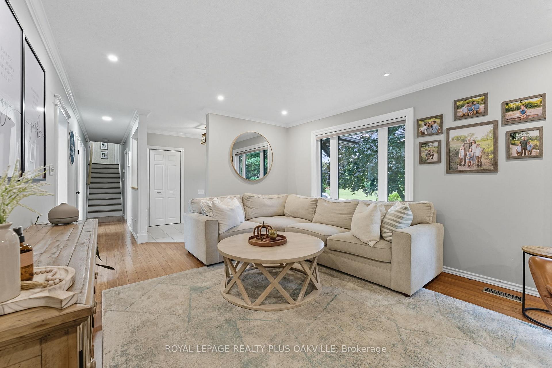 Photo 7 of 9904 Dickenson Road W, Hamilton, Rural Glanbrook — HOMEH