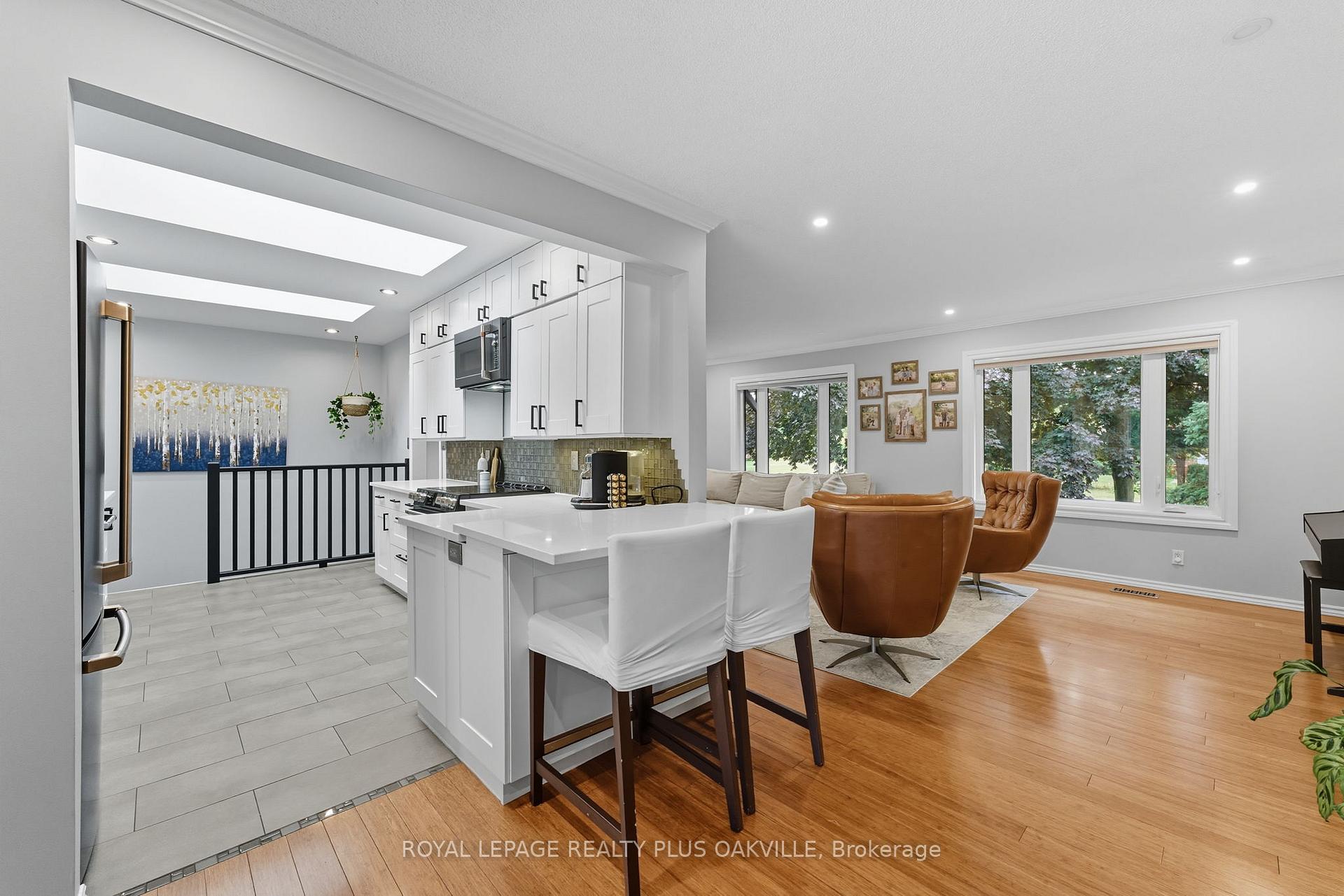 Photo 14 of 9904 Dickenson Road W, Hamilton, Rural Glanbrook — HOMEH