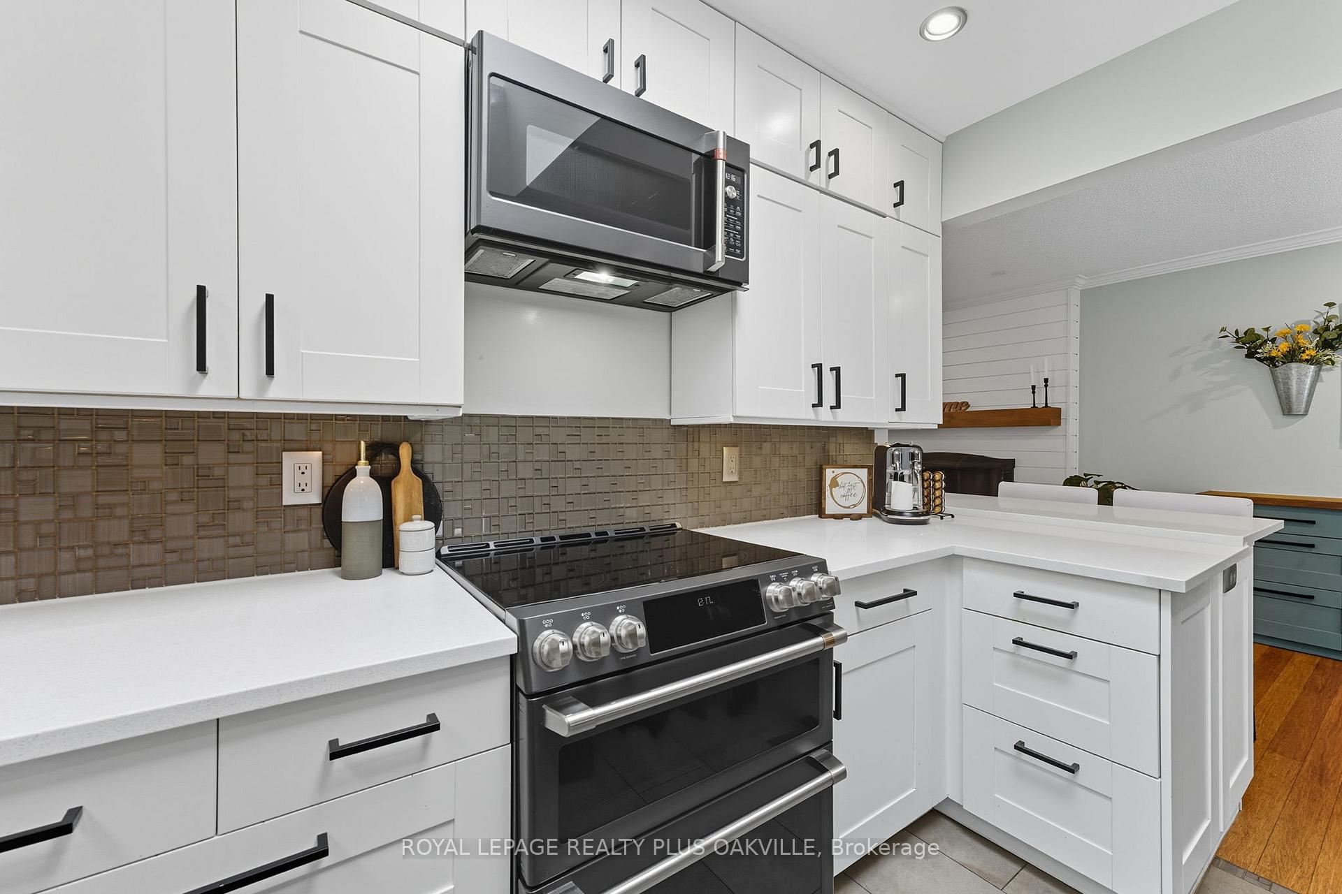 Photo 17 of 9904 Dickenson Road W, Hamilton, Rural Glanbrook — HOMEH