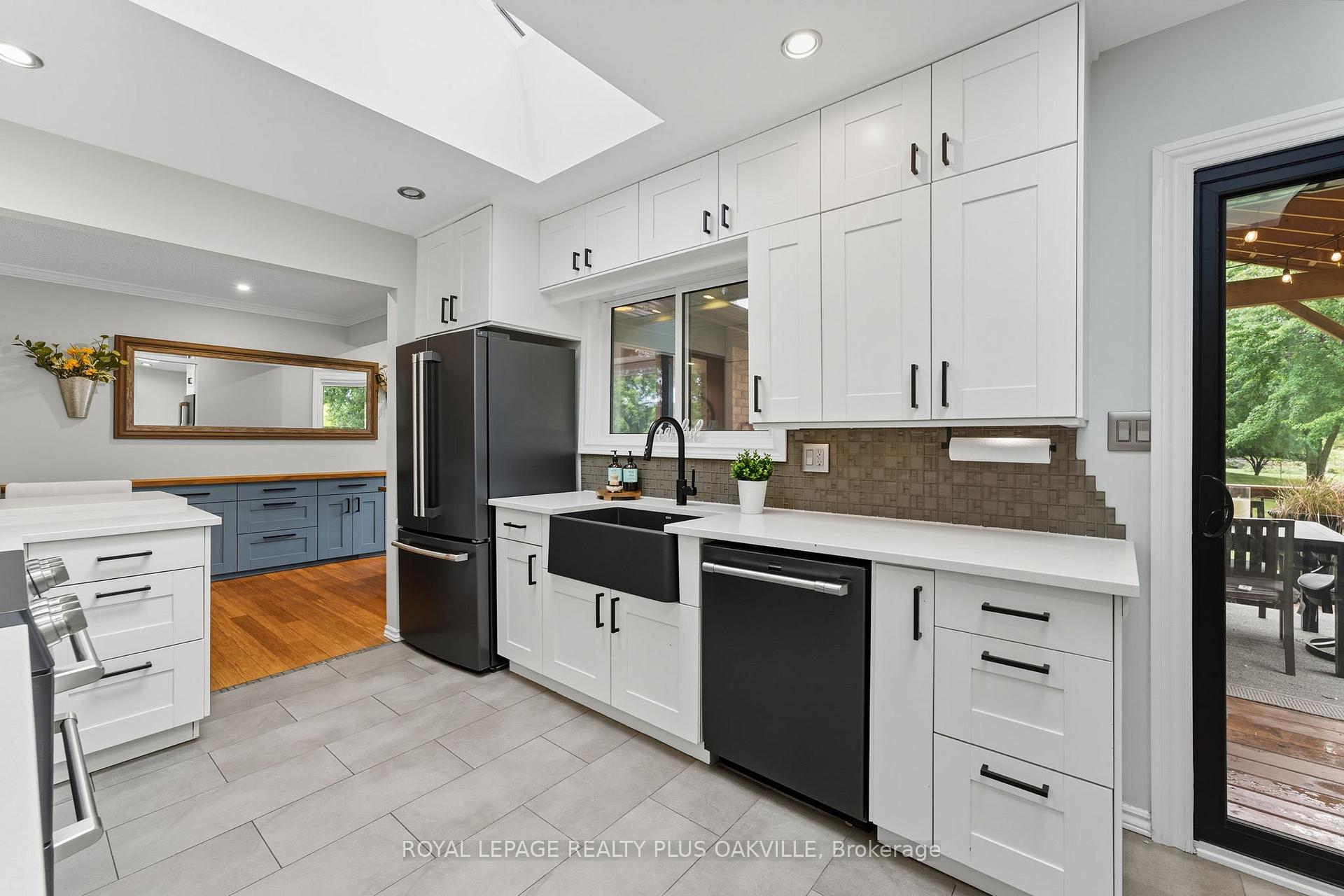 Photo 18 of 9904 Dickenson Road W, Hamilton, Rural Glanbrook — HOMEH