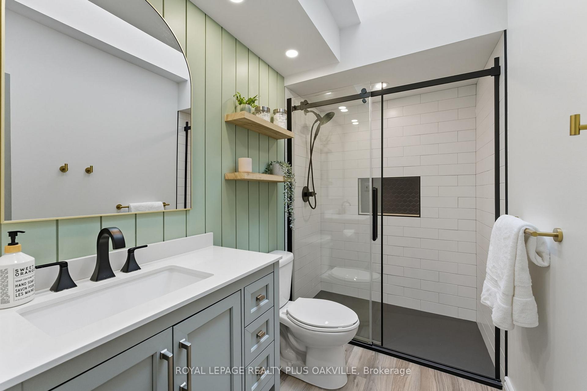 Photo 21 of 9904 Dickenson Road W, Hamilton, Rural Glanbrook — HOMEH