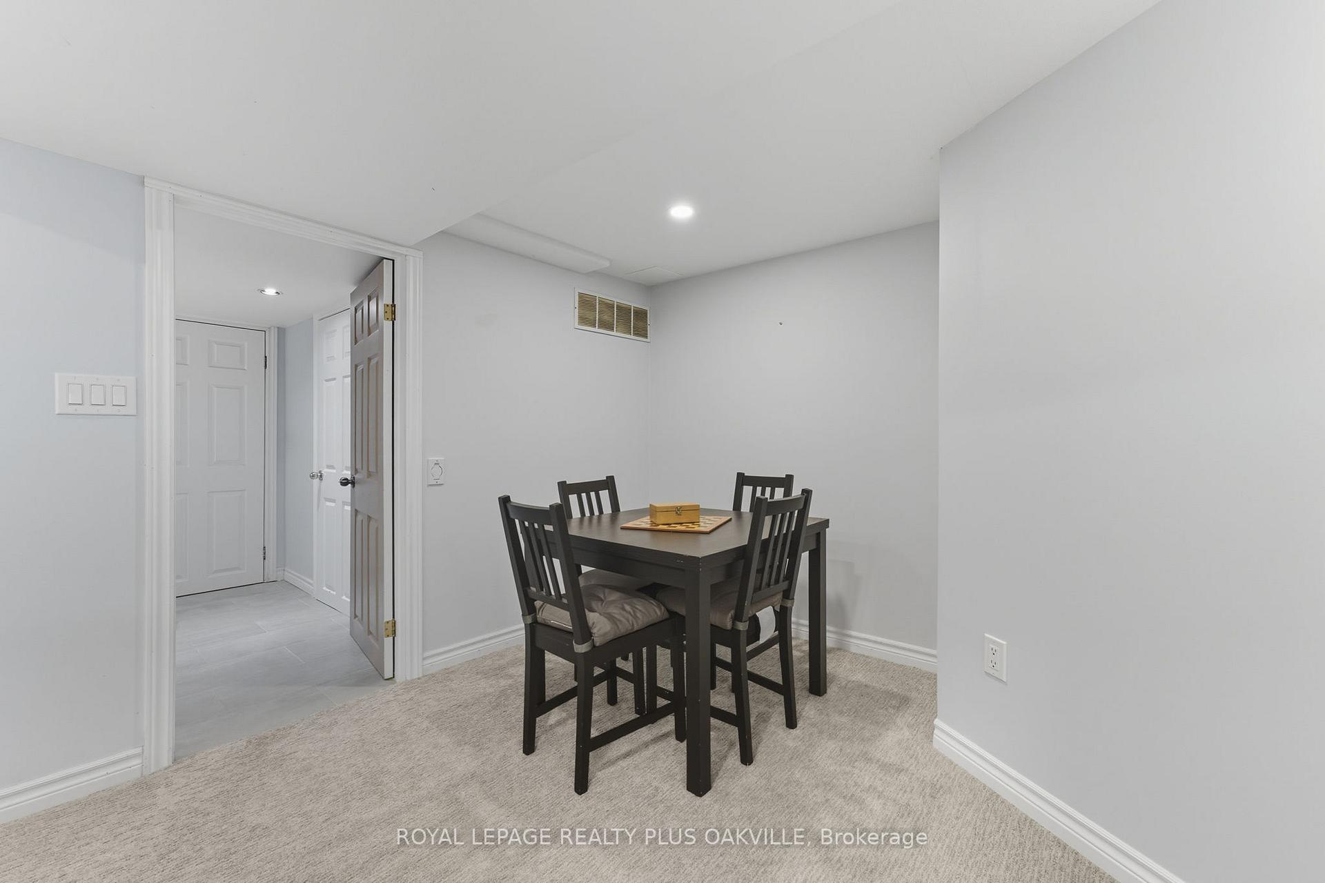 Photo 29 of 9904 Dickenson Road W, Hamilton, Rural Glanbrook — HOMEH