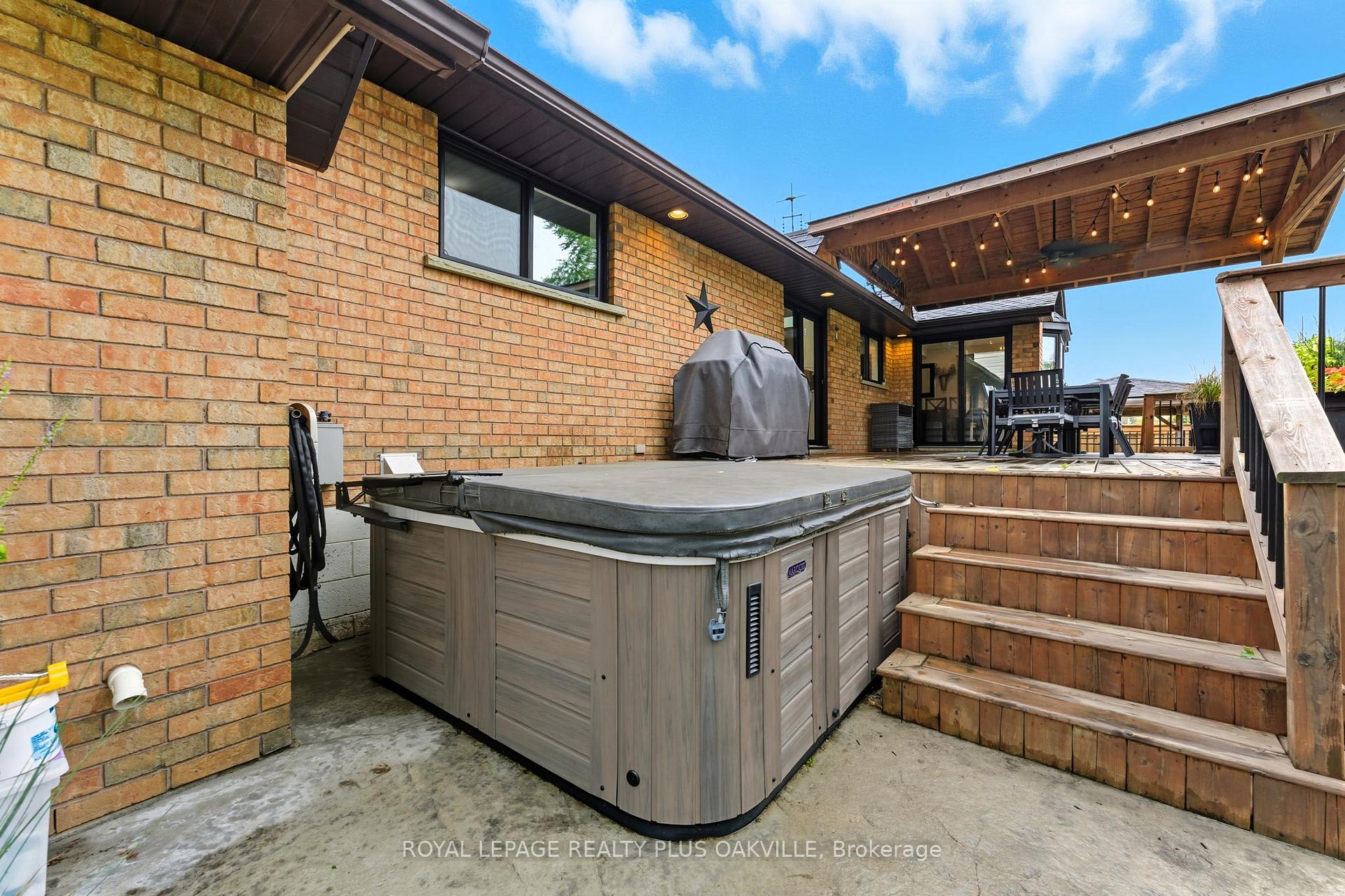 Photo 35 of 9904 Dickenson Road W, Hamilton, Rural Glanbrook — HOMEH
