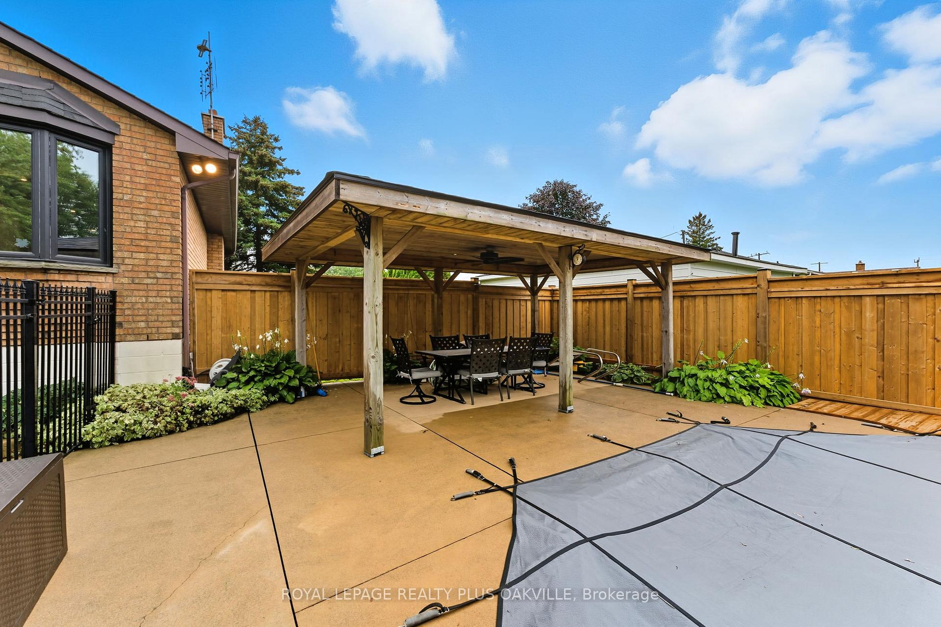 Photo 37 of 9904 Dickenson Road W, Hamilton, Rural Glanbrook — HOMEH
