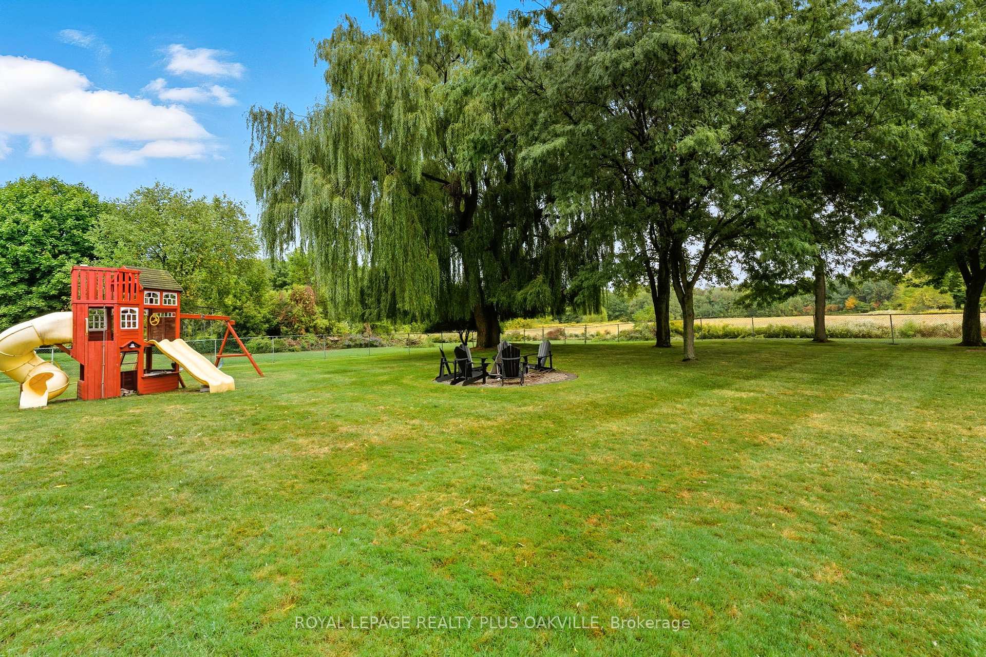 Photo 40 of 9904 Dickenson Road W, Hamilton, Rural Glanbrook — HOMEH