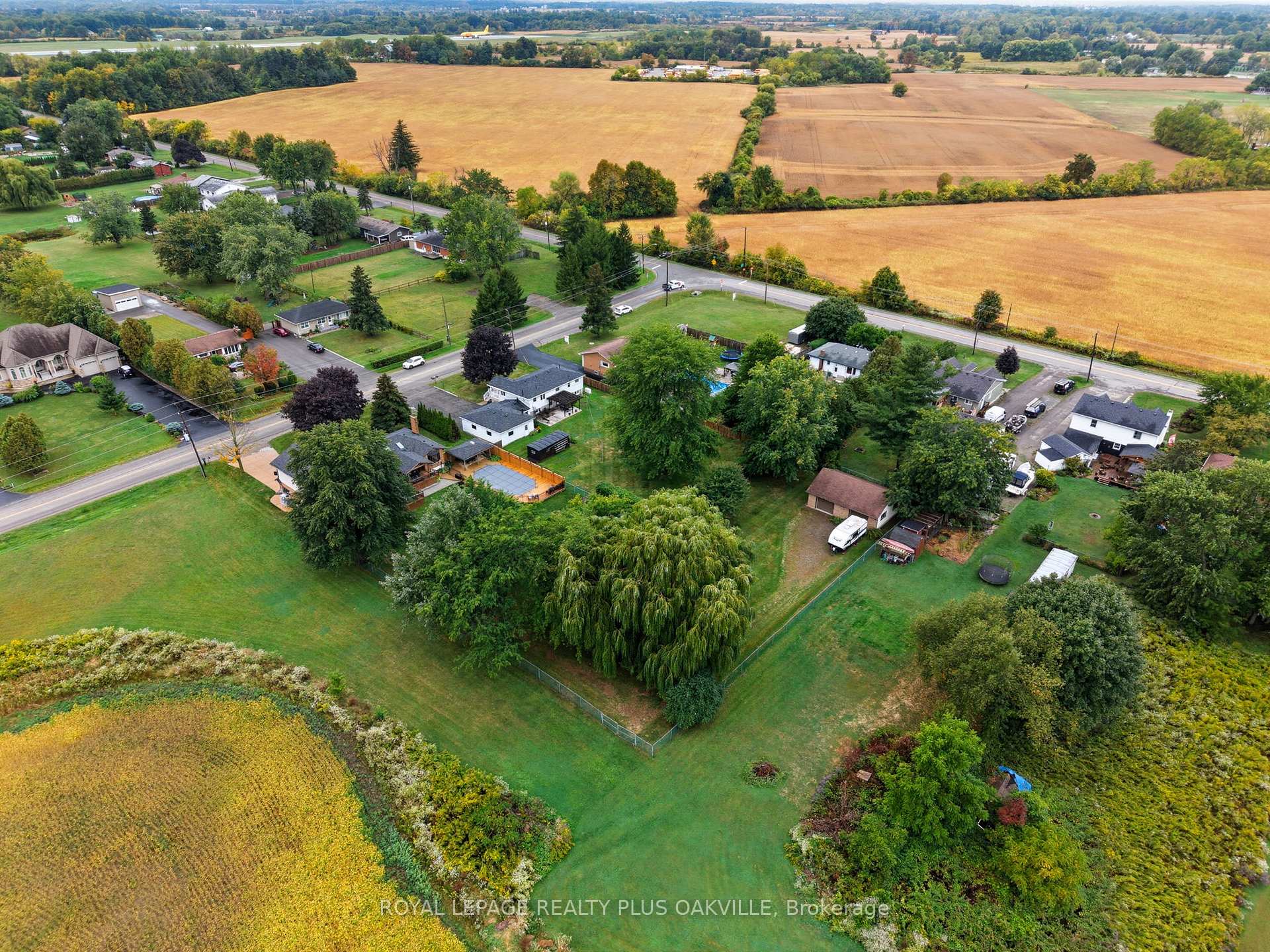 Photo 47 of 9904 Dickenson Road W, Hamilton, Rural Glanbrook — HOMEH