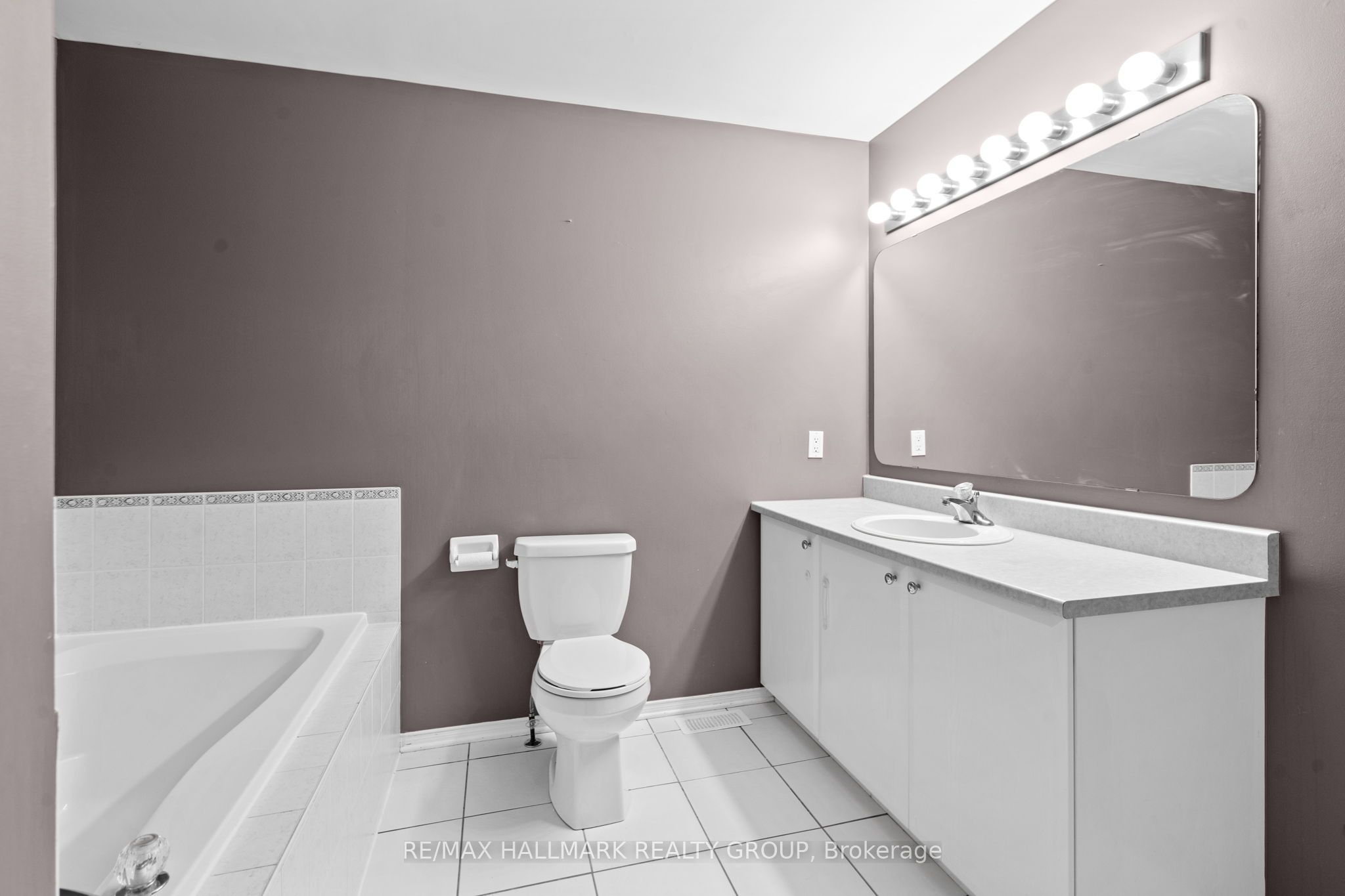 Photo 61 of 200 Glynn Avenue, Ottawa, Overbrook/Castle Heights — HOMEH