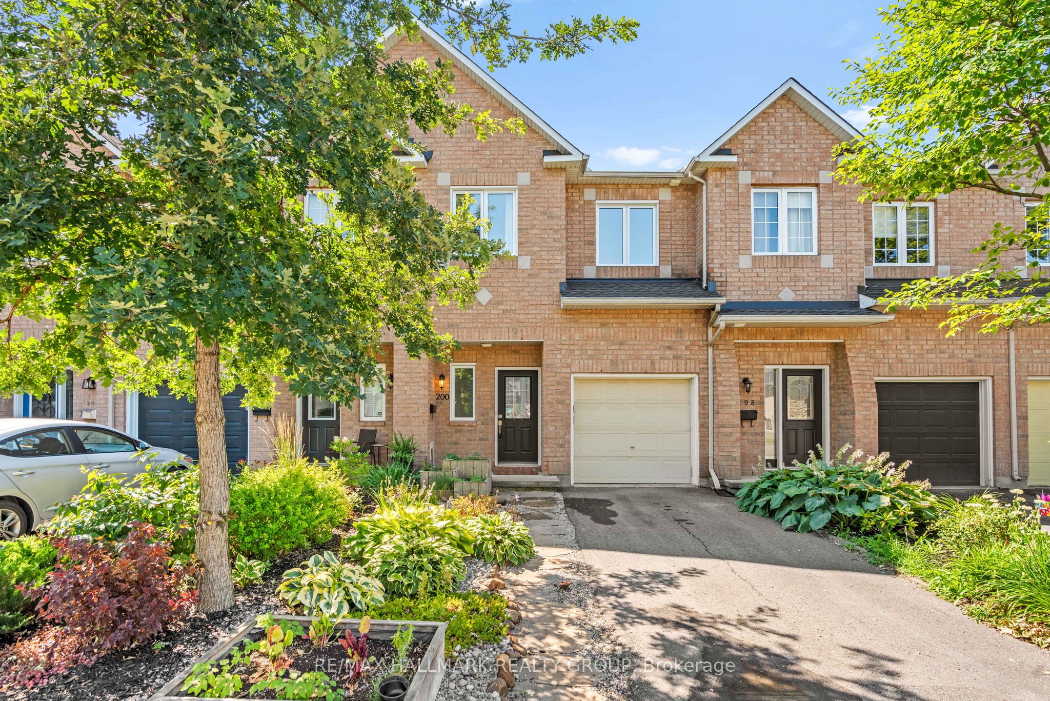 Photo 2 of 200 Glynn Avenue, Ottawa, Overbrook/Castle Heights — HOMEH