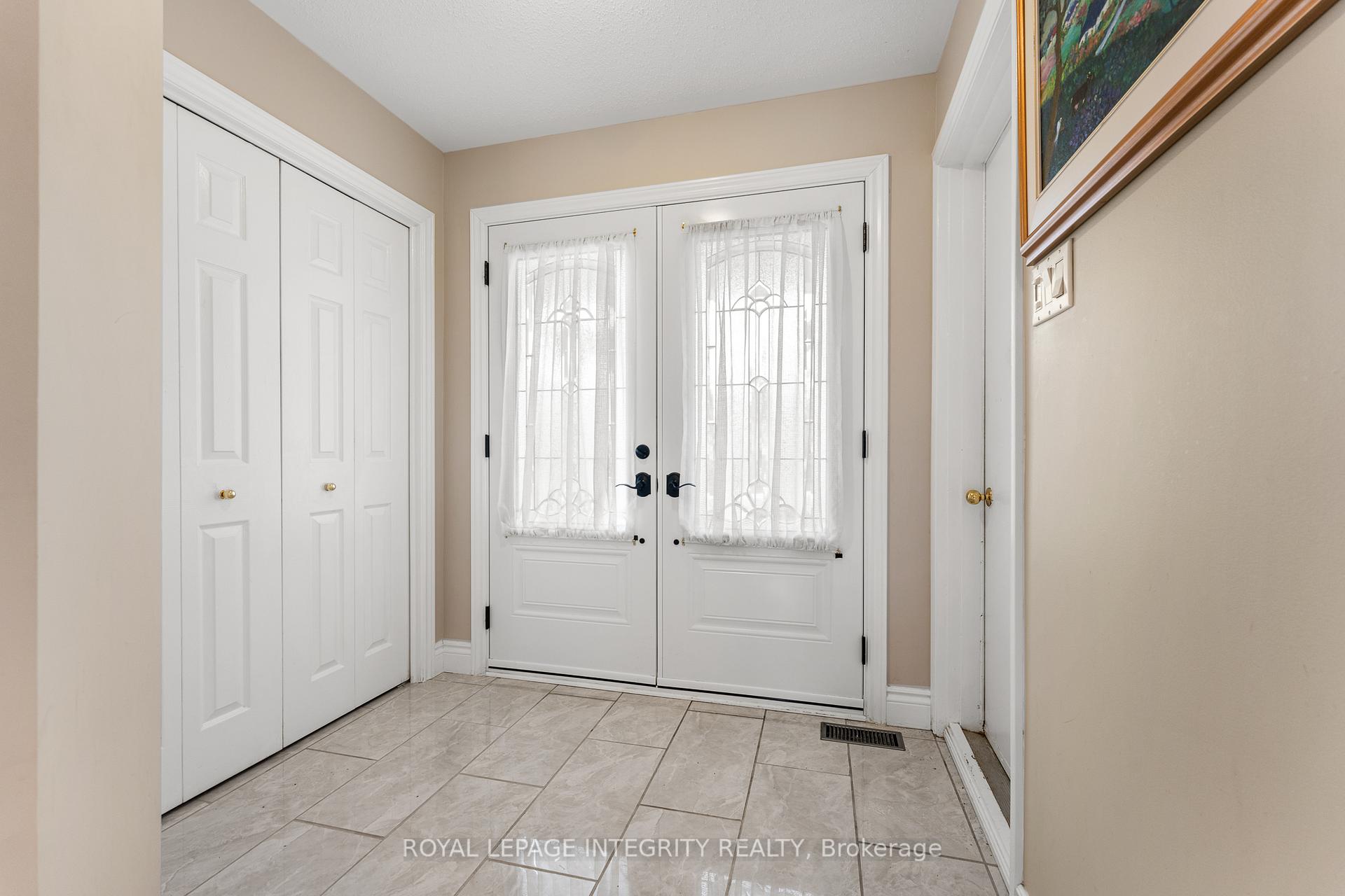 Photo 3 of 174 Tartan Drive, Ottawa, Barrhaven - Heritage Park — HOMEH