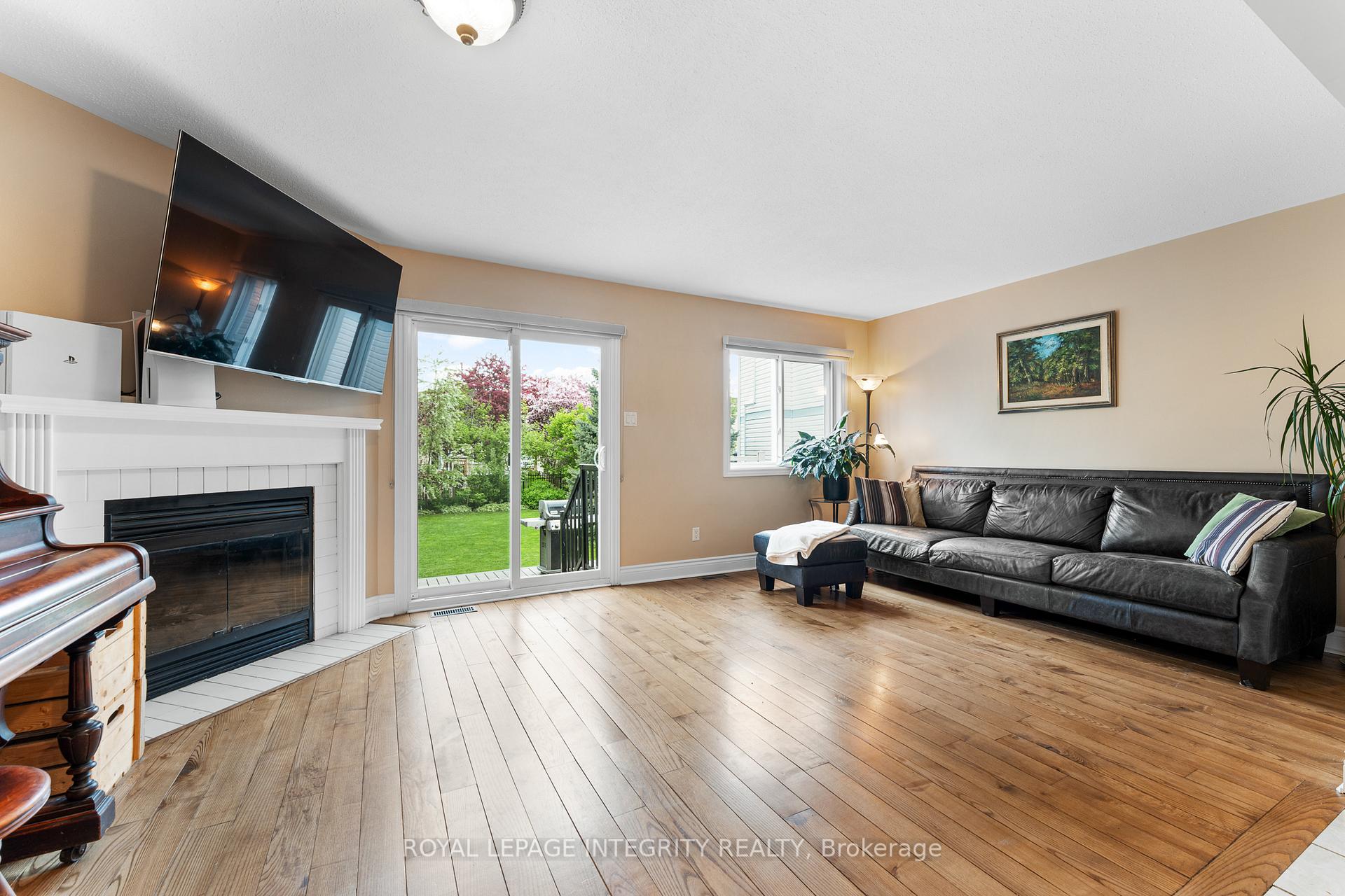 Photo 5 of 174 Tartan Drive, Ottawa, Barrhaven - Heritage Park — HOMEH
