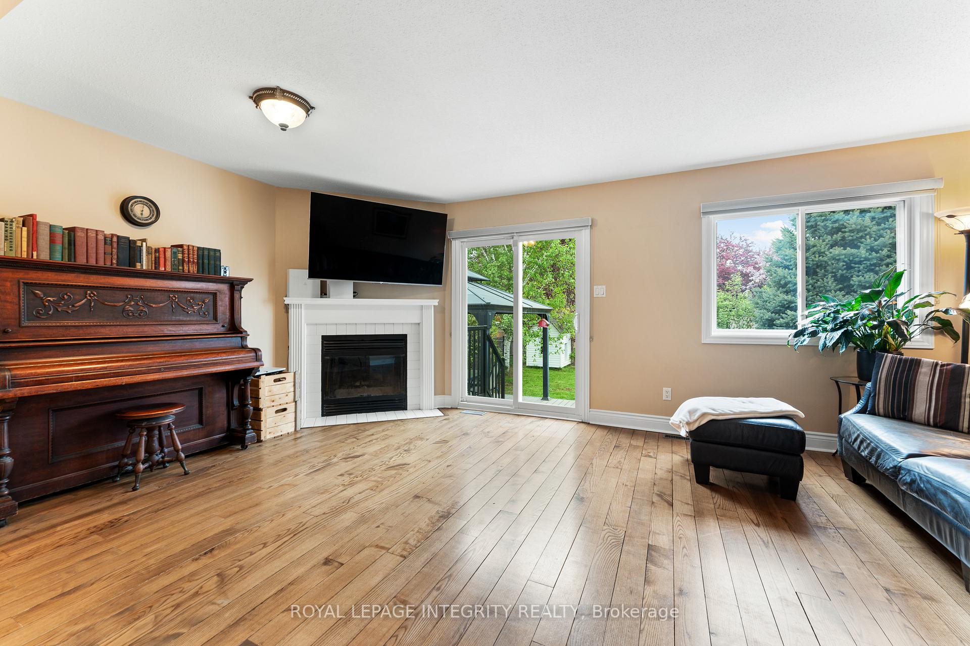 Photo 6 of 174 Tartan Drive, Ottawa, Barrhaven - Heritage Park — HOMEH