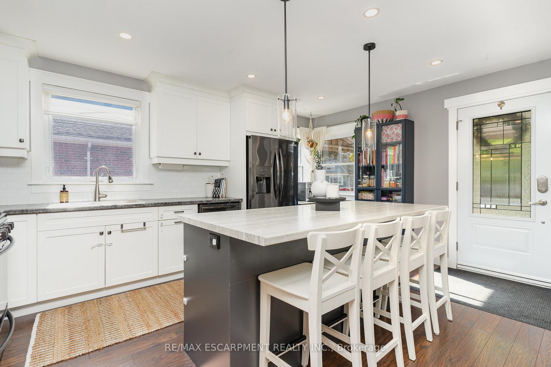 Photo 6 of 55 East 44th Street, Hamilton, Sunninghill — HOMEH
