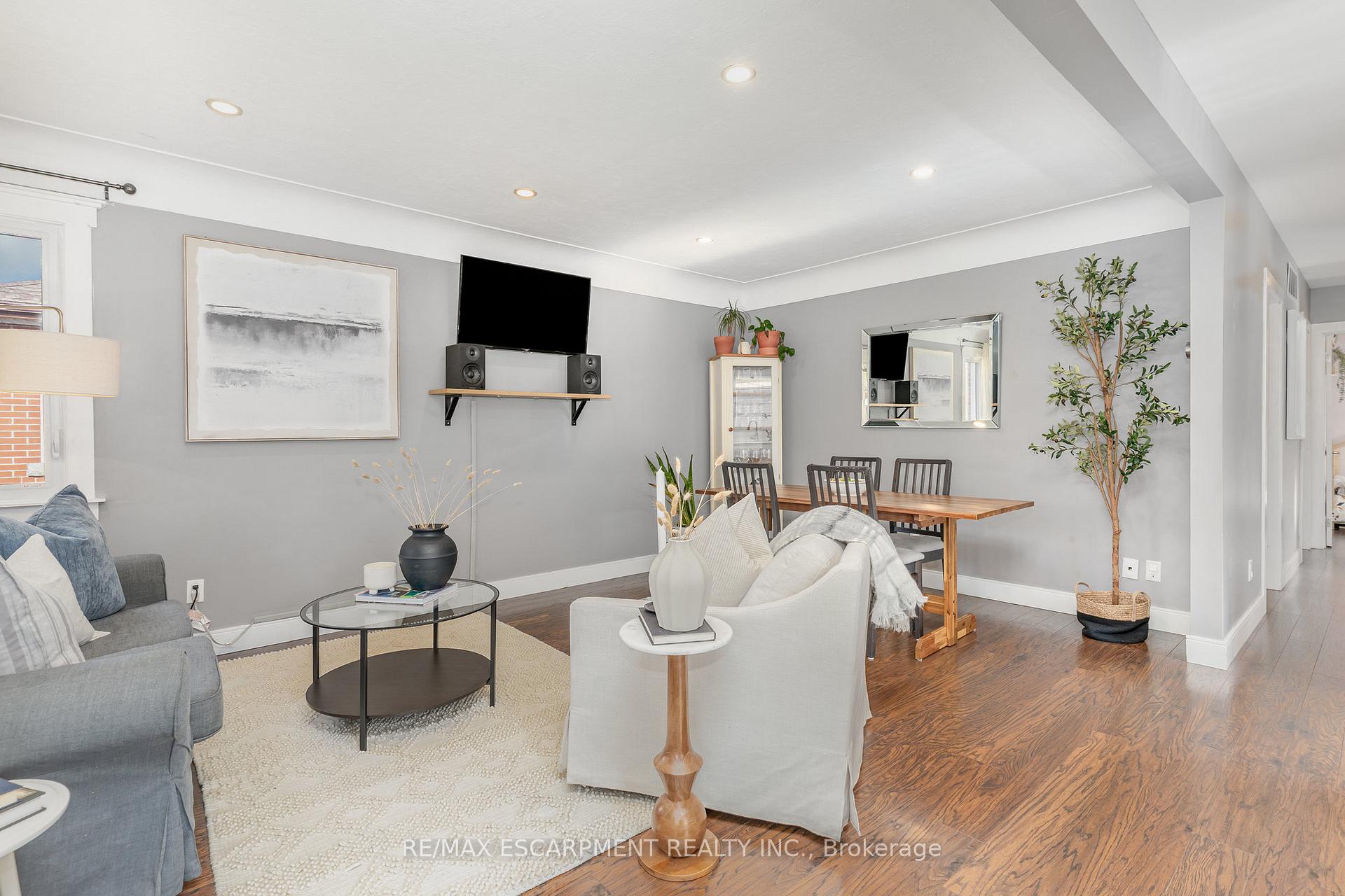 Photo 10 of 55 East 44th Street, Hamilton, Sunninghill — HOMEH