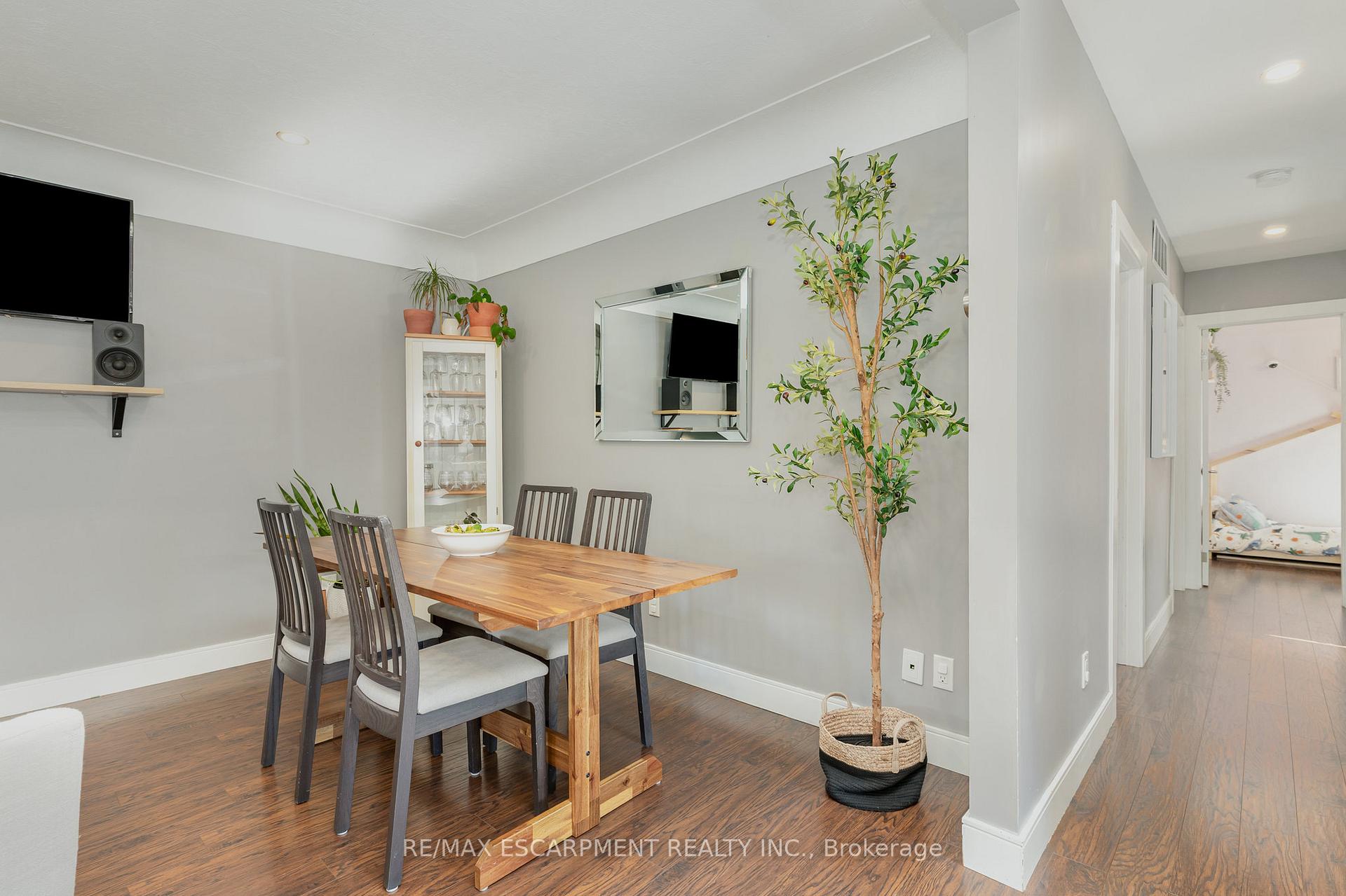 Photo 14 of 55 East 44th Street, Hamilton, Sunninghill — HOMEH