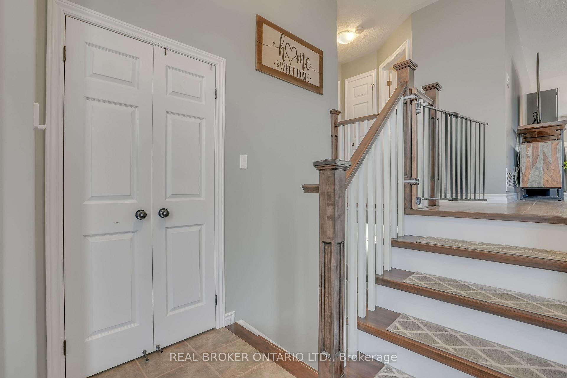 Photo 5 of 59 Jagges Drive, Barrie, Edgehill Drive — HOMEH