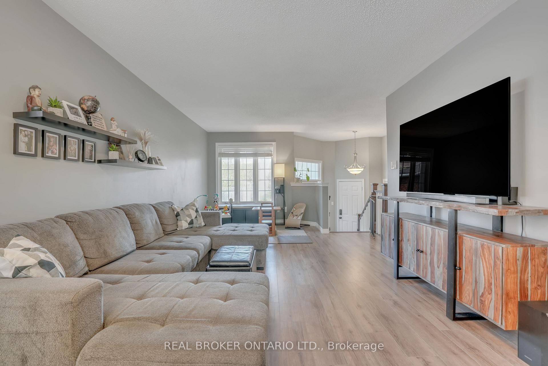 Photo 13 of 59 Jagges Drive, Barrie, Edgehill Drive — HOMEH