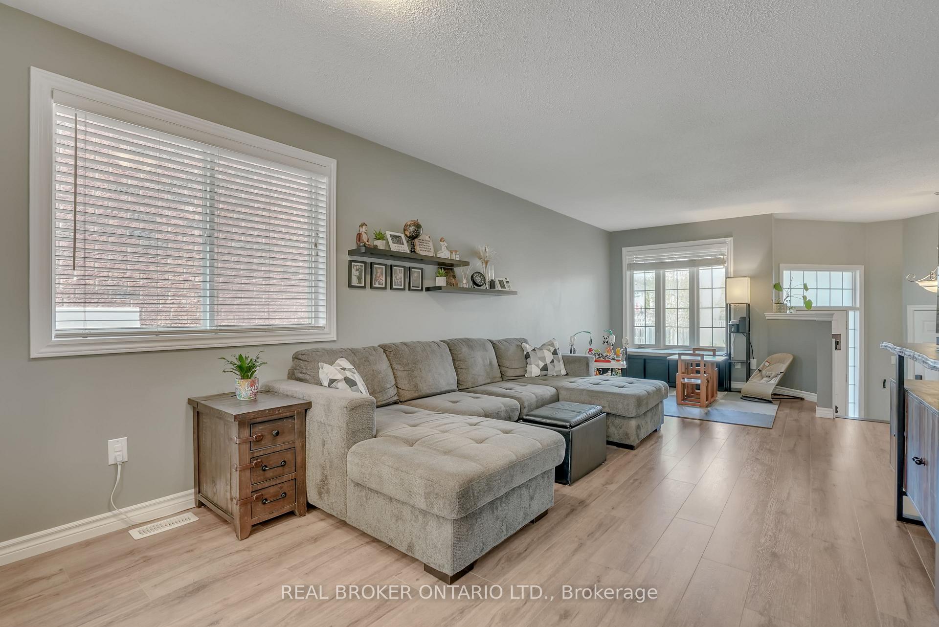 Photo 14 of 59 Jagges Drive, Barrie, Edgehill Drive — HOMEH