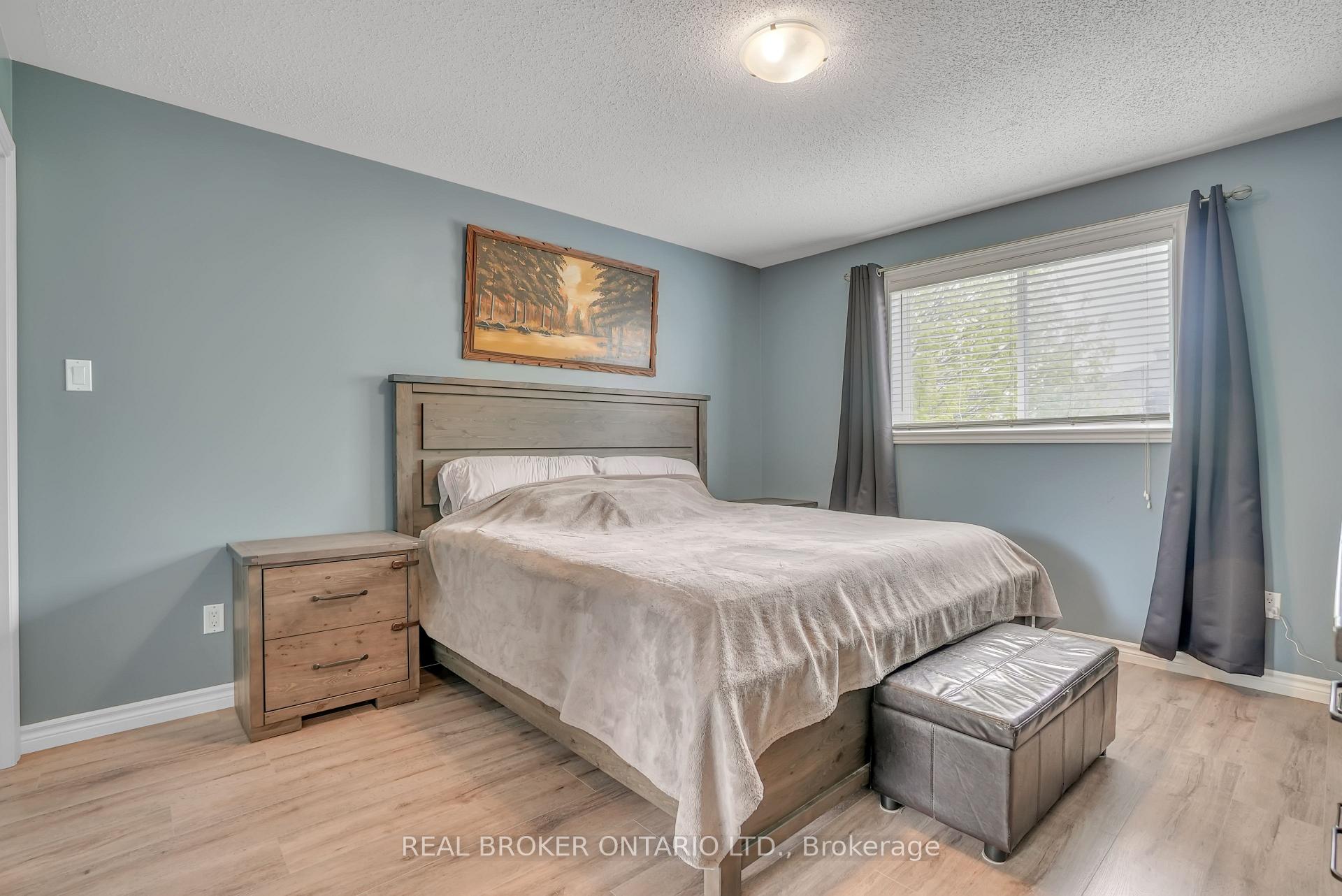 Photo 16 of 59 Jagges Drive, Barrie, Edgehill Drive — HOMEH