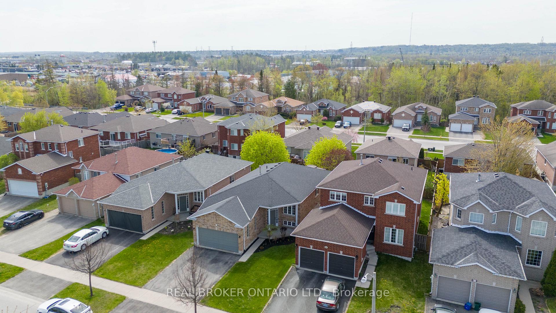 Photo 34 of 59 Jagges Drive, Barrie, Edgehill Drive — HOMEH