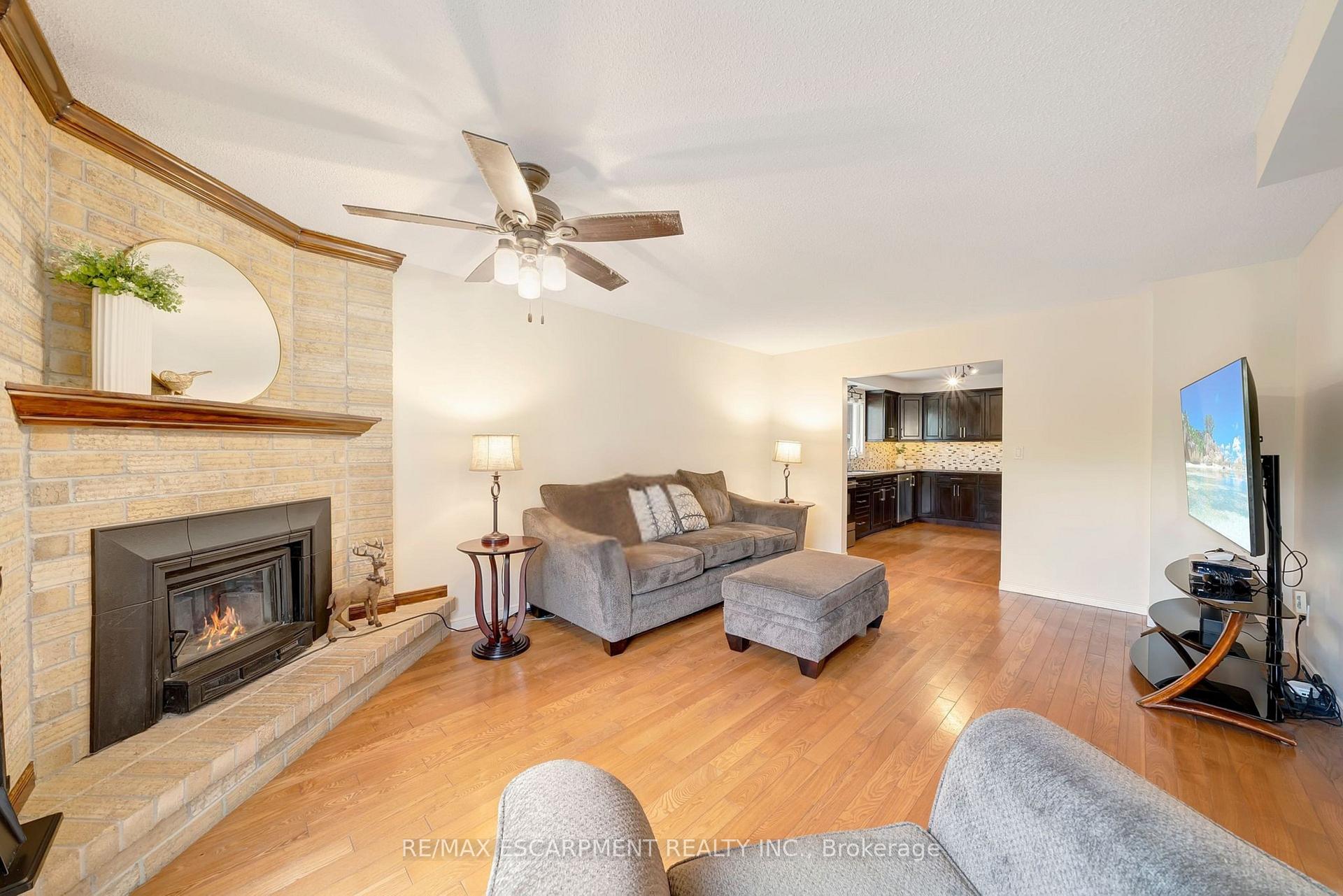 Photo 3 of 141 Templemead Drive, Hamilton, Templemead — HOMEH