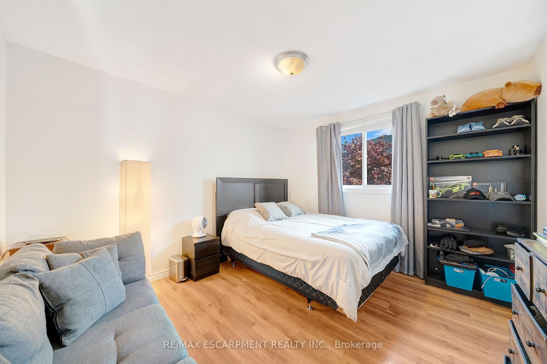 Photo 20 of 141 Templemead Drive, Hamilton, Templemead — HOMEH