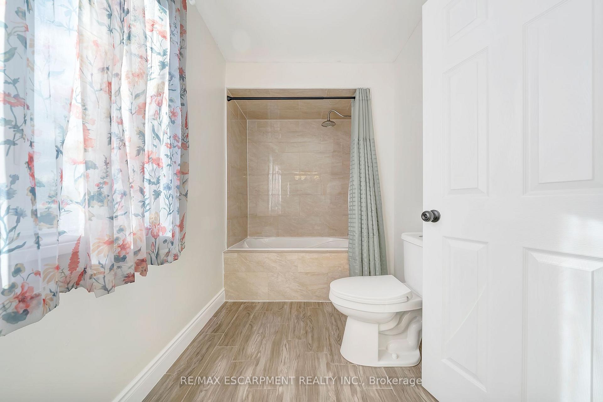 Photo 25 of 141 Templemead Drive, Hamilton, Templemead — HOMEH