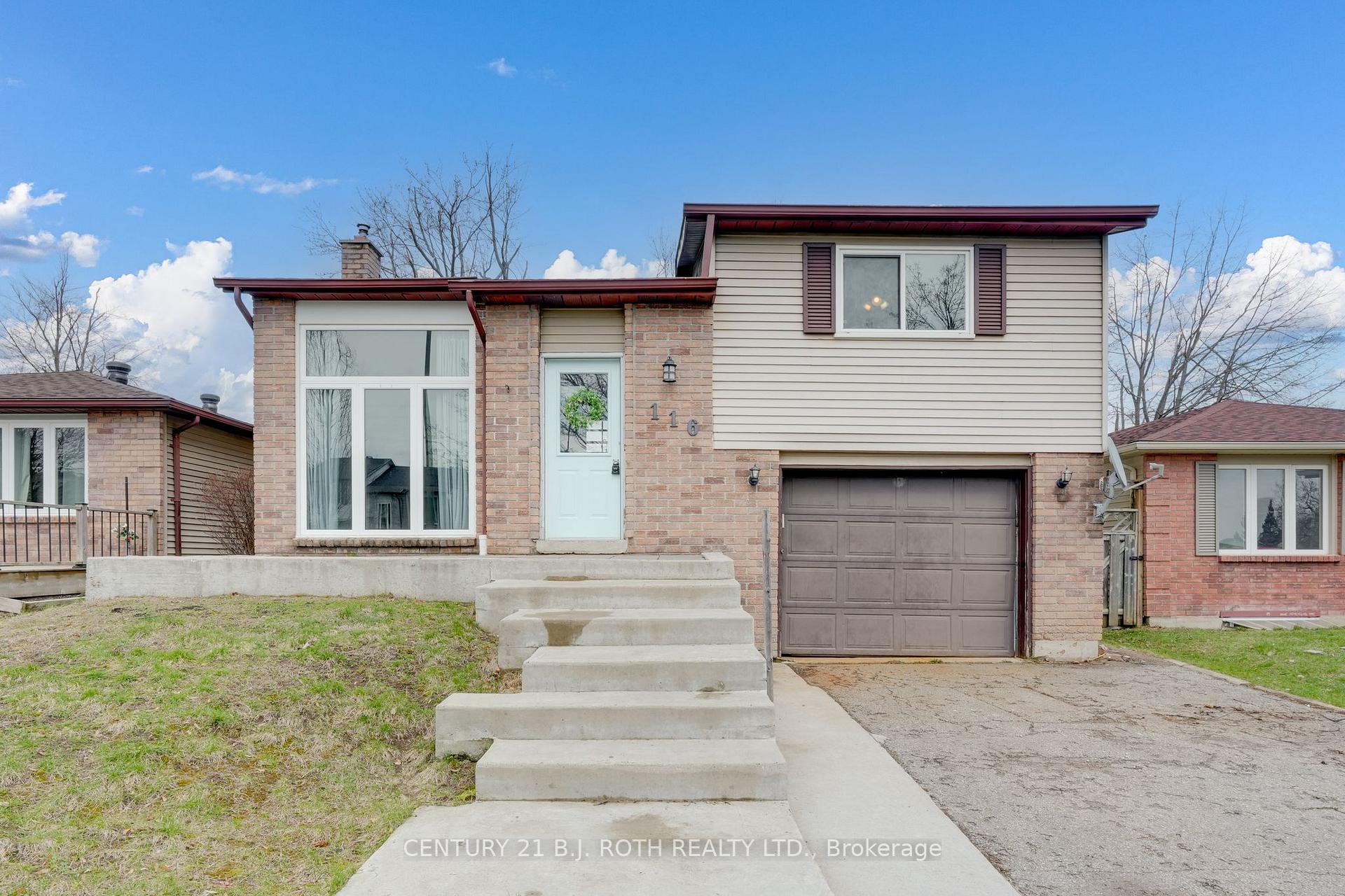 Photo 2 of 116 Shakespeare Crescent, Barrie, Letitia Heights — HOMEH