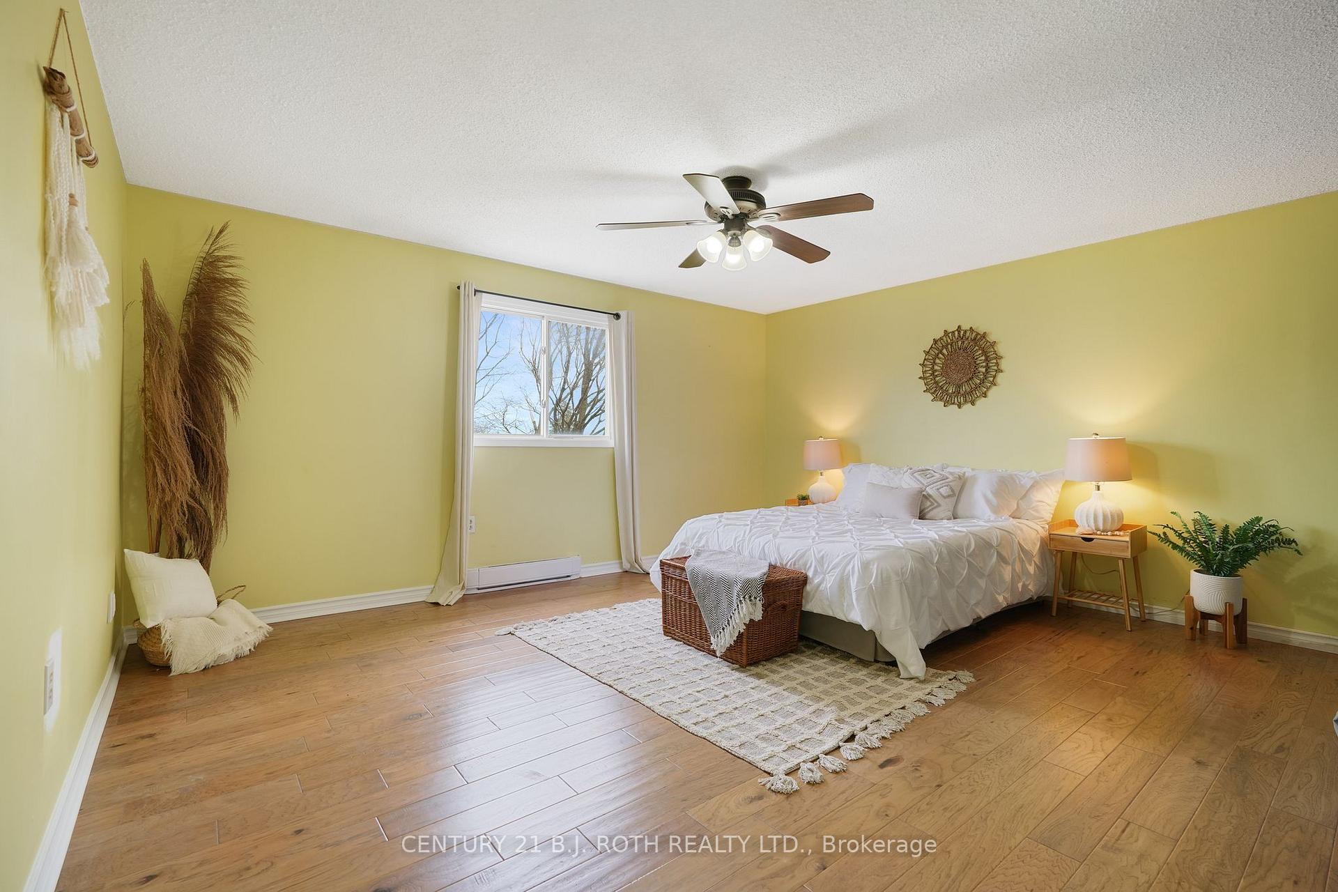 Photo 21 of 116 Shakespeare Crescent, Barrie, Letitia Heights — HOMEH