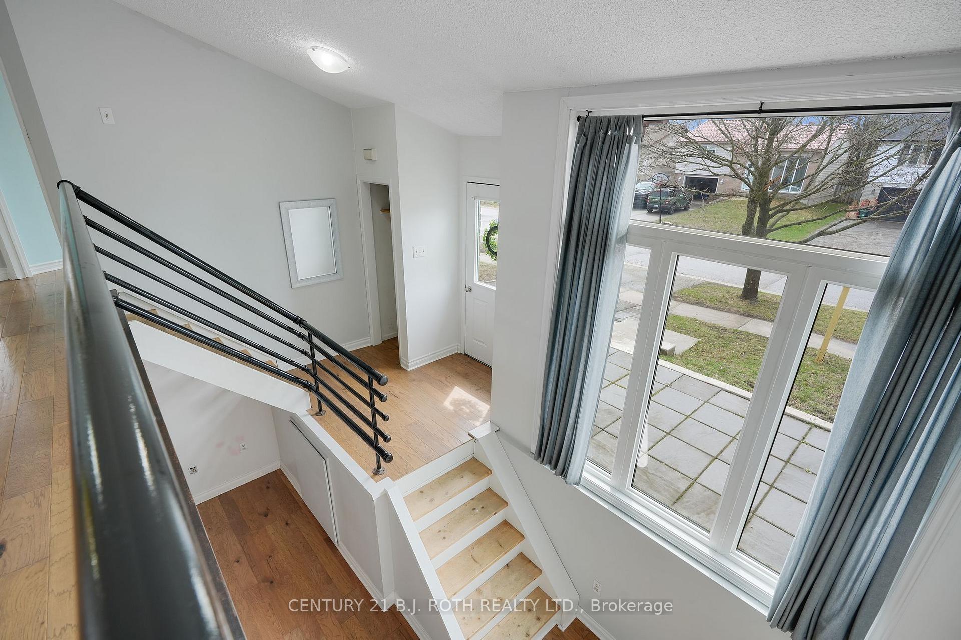 Photo 25 of 116 Shakespeare Crescent, Barrie, Letitia Heights — HOMEH