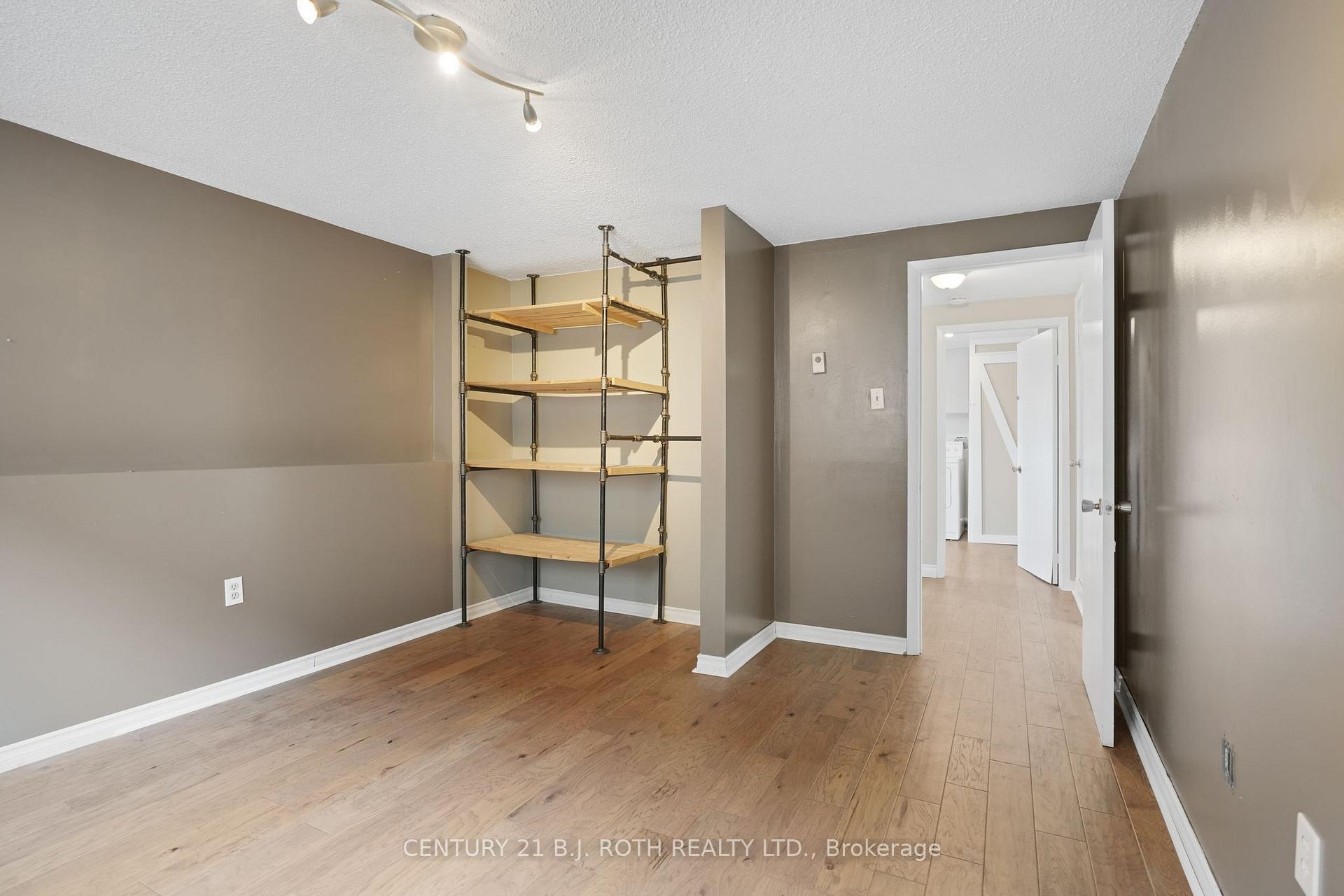 Photo 33 of 116 Shakespeare Crescent, Barrie, Letitia Heights — HOMEH
