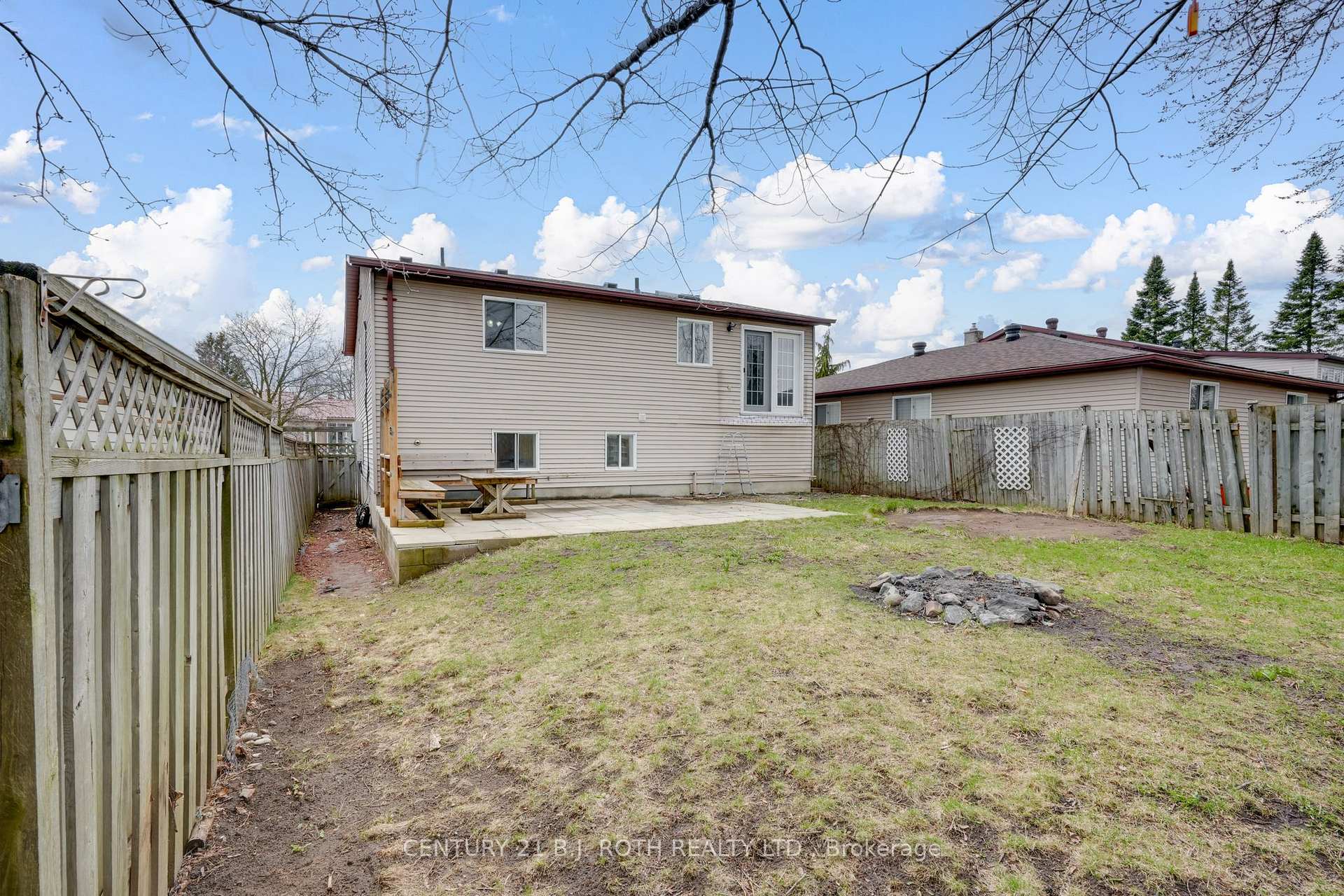 Photo 41 of 116 Shakespeare Crescent, Barrie, Letitia Heights — HOMEH