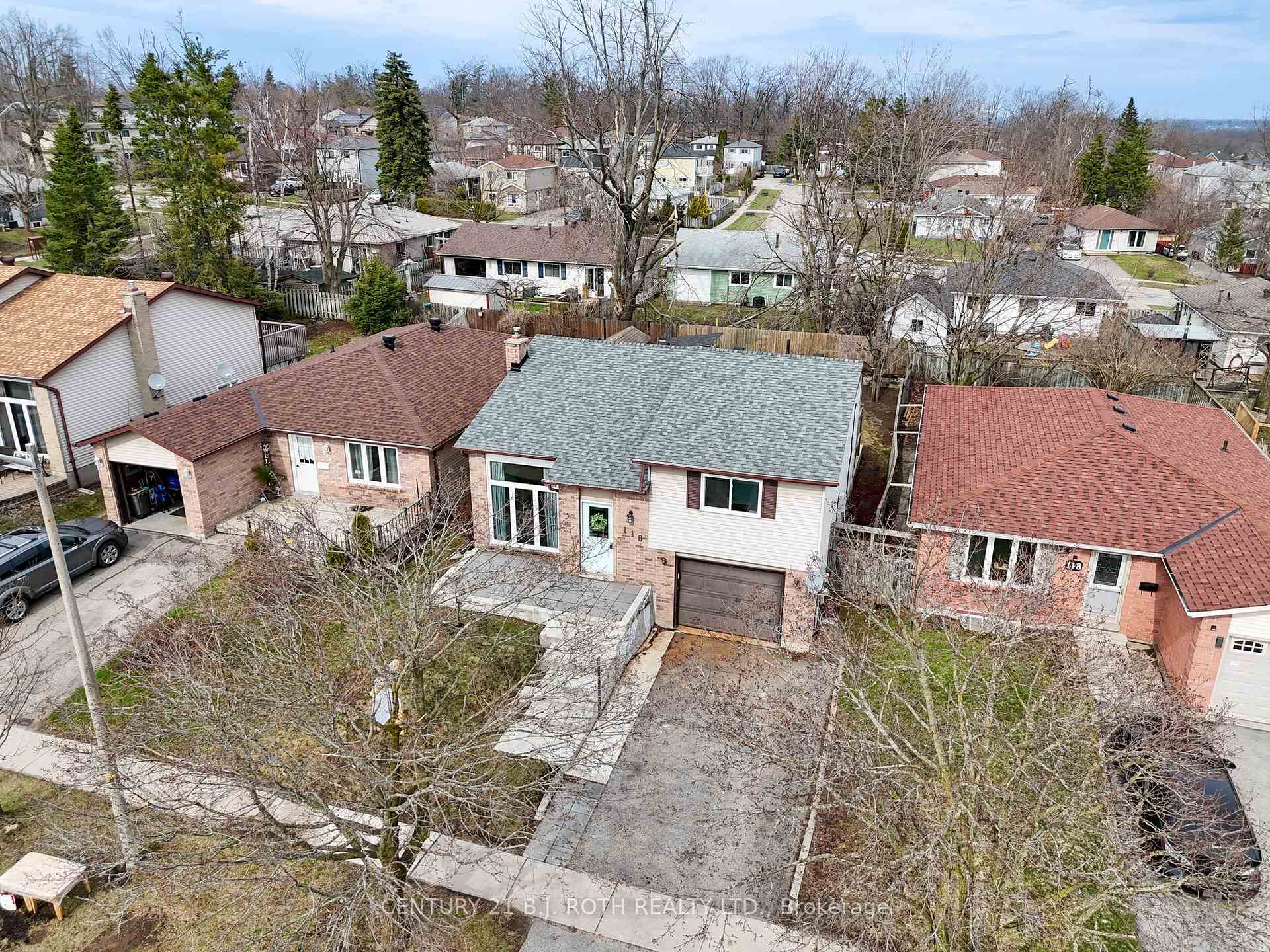 Photo 45 of 116 Shakespeare Crescent, Barrie, Letitia Heights — HOMEH