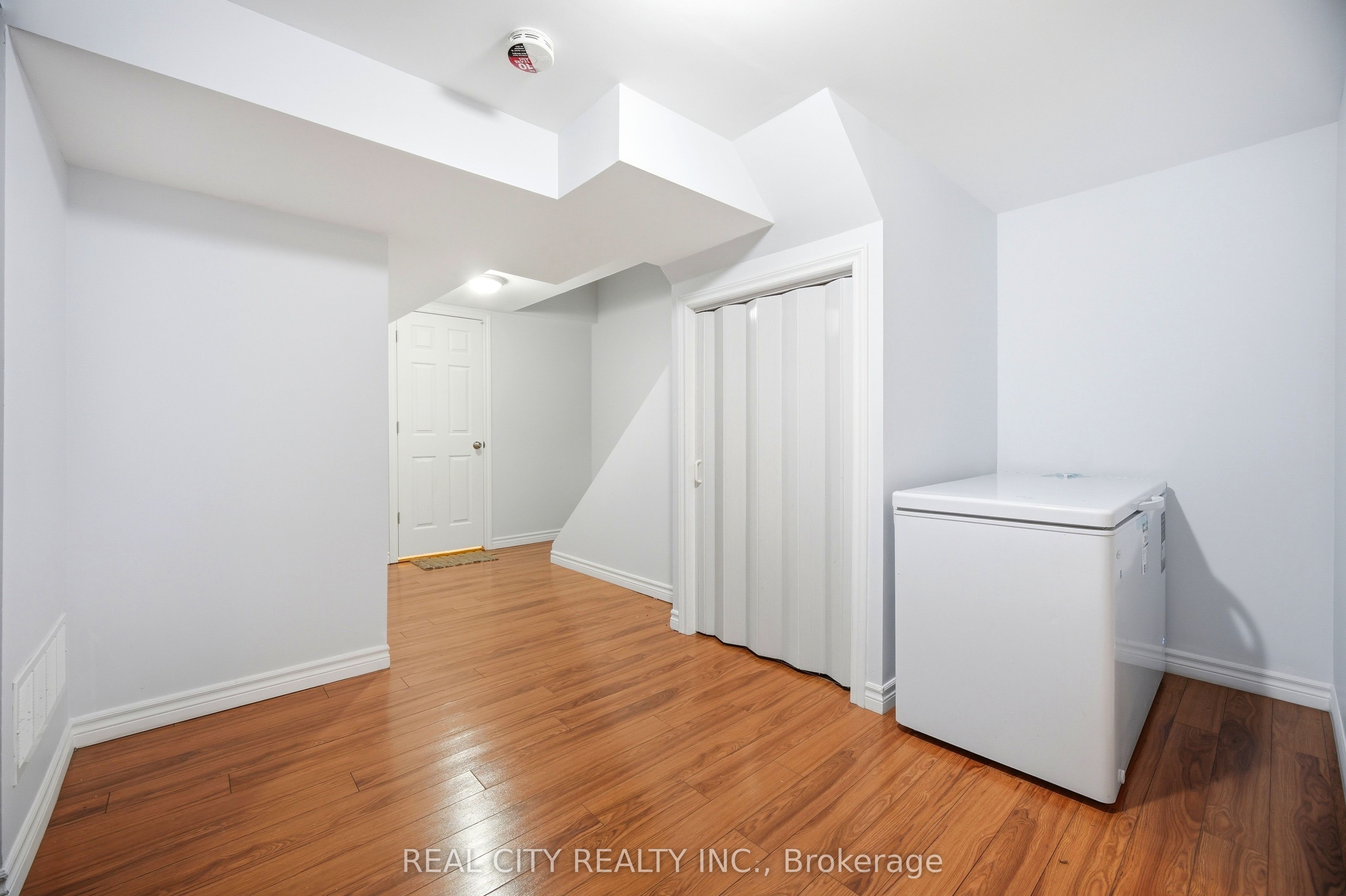 Photo 86 of 424 Jackson Street W, Hamilton, Kirkendall — HOMEH