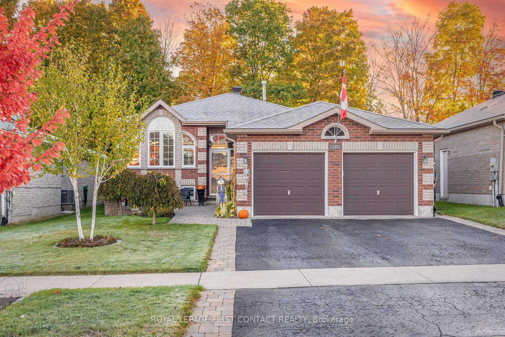 Photo 1 of 112 Crompton Drive, Barrie, Little Lake — HOMEH