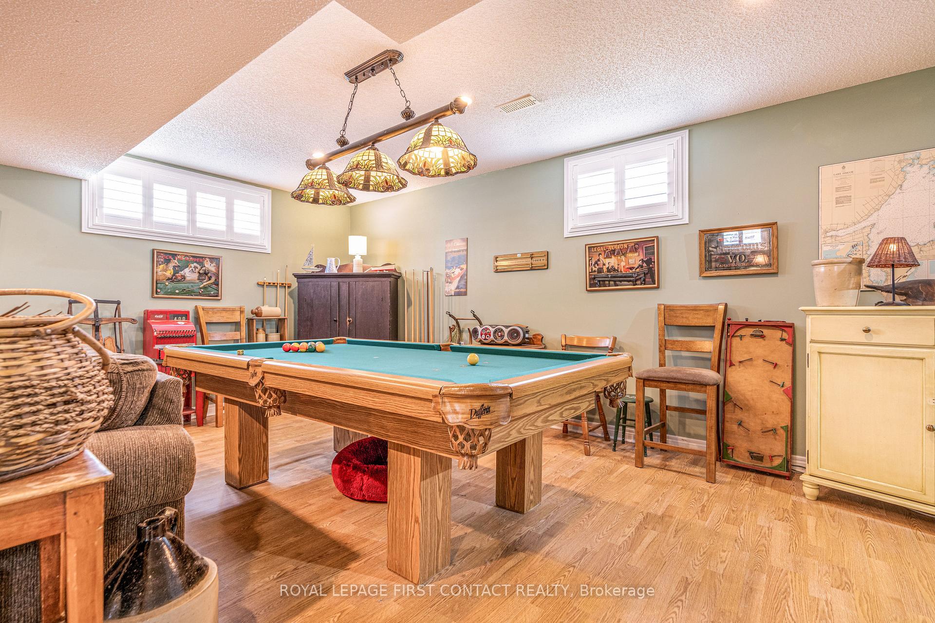 Photo 16 of 112 Crompton Drive, Barrie, Little Lake — HOMEH