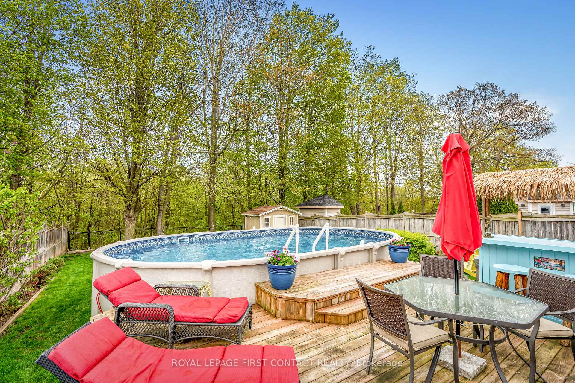 Photo 20 of 112 Crompton Drive, Barrie, Little Lake — HOMEH